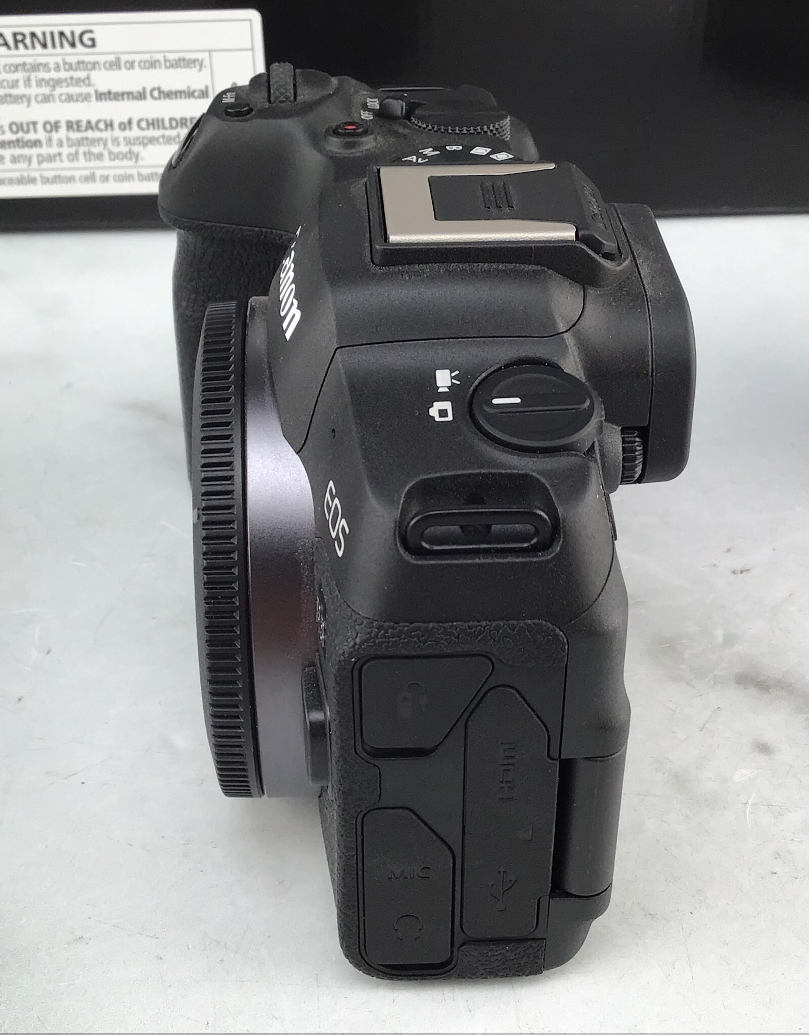 CANON Canon EOS R8 Camera w/ 24-50mm Kit in Box Used EX