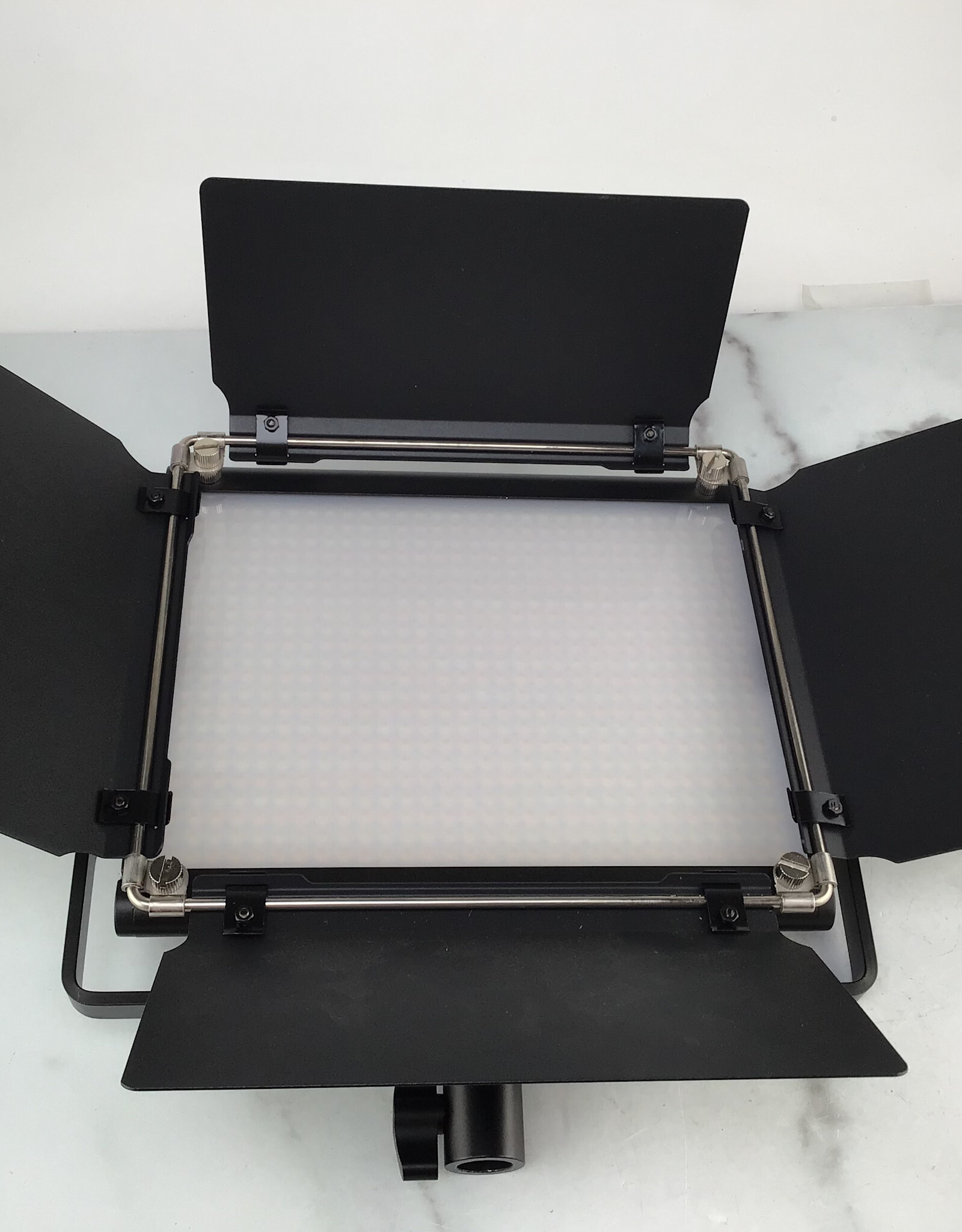 Neewer Neewer NL660 LED Light Panel Used Good