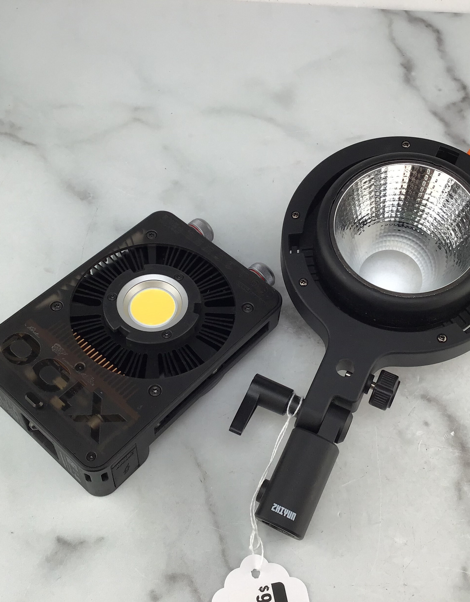Zhiyun Molus X100 LED Light No Cords Used Good
