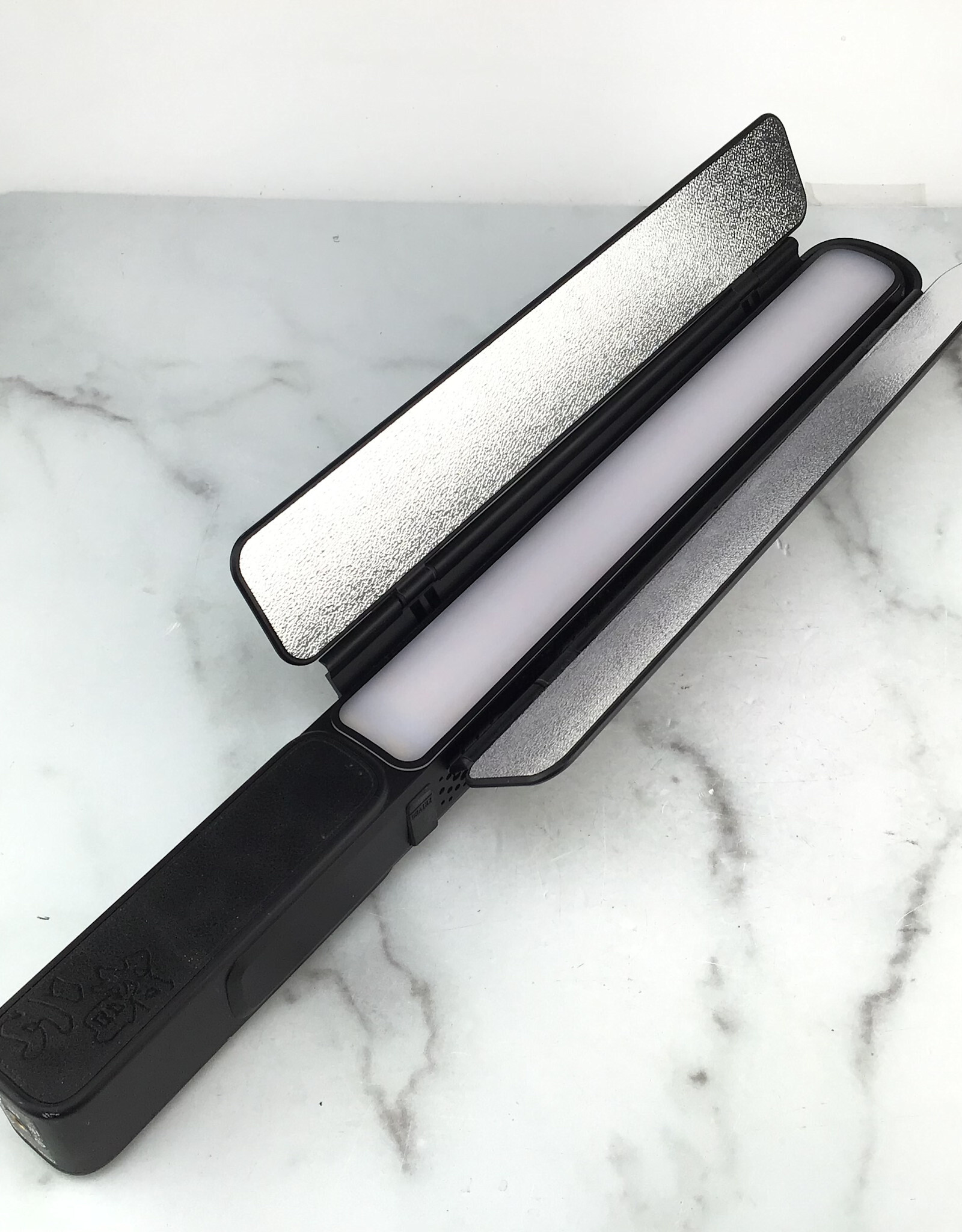 Zhiyun Fiveray F100 RGB LED Light w/ Barn Doors No Charger Used Good