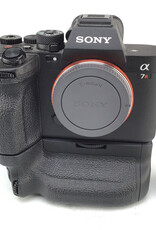 SONY Sony A7R V Camera w/ VGC4EM Grip Used Good