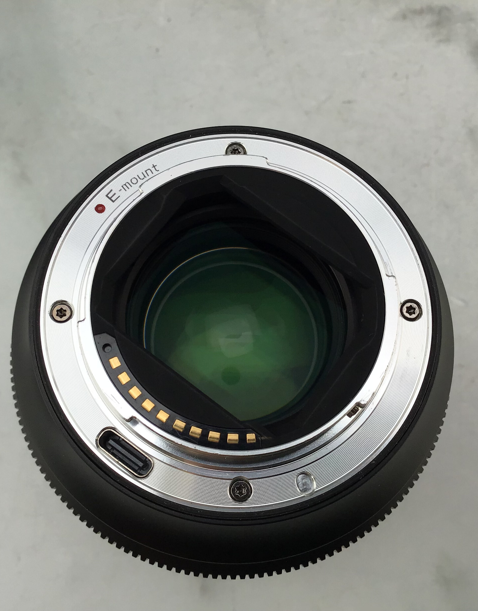 Sirui Aurora 85mm f1.4 AF Lens for Sony in Box Used Good