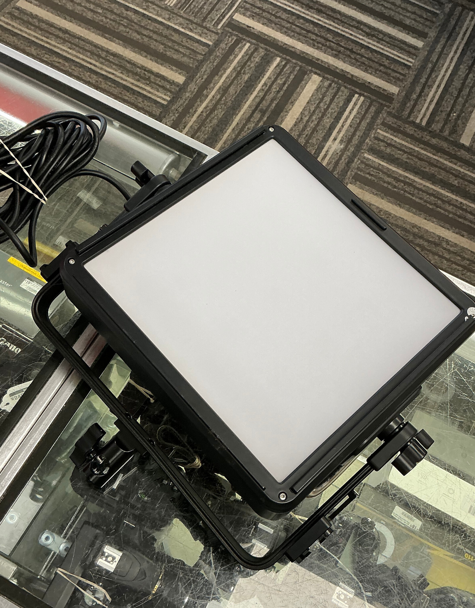 GVM GVM PRO-YU150R 150W RGB Studio LED Light w/ Case Used Good