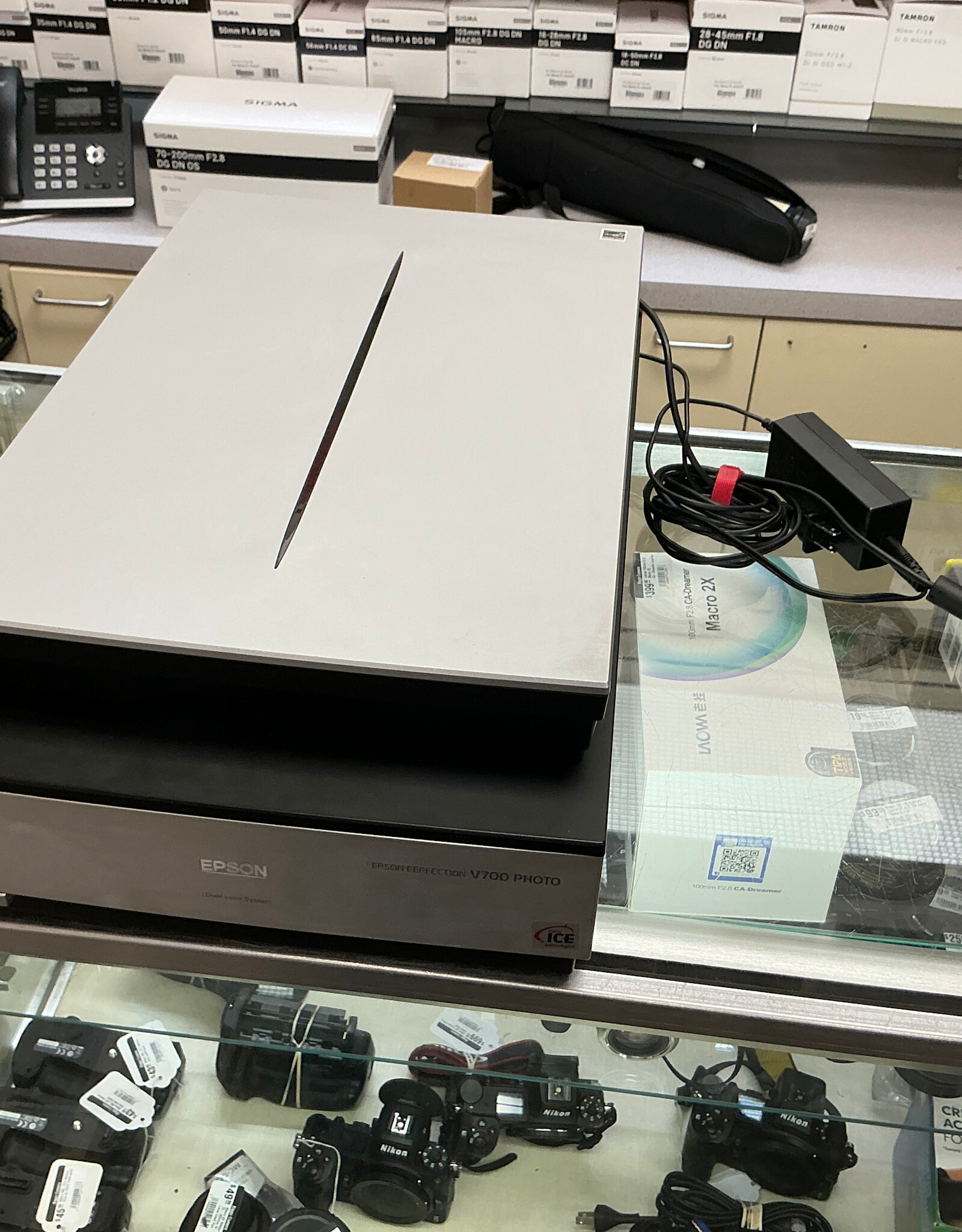 Epson Perfection V700 Scanner Used Good
