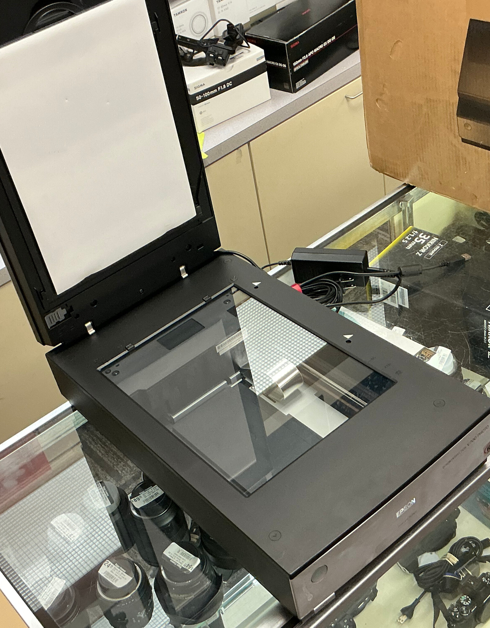 Epson Perfection V700 Scanner Used Good