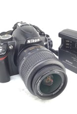NIKON Nikon D3000 Camera w/ 18-55mm VR Used Good