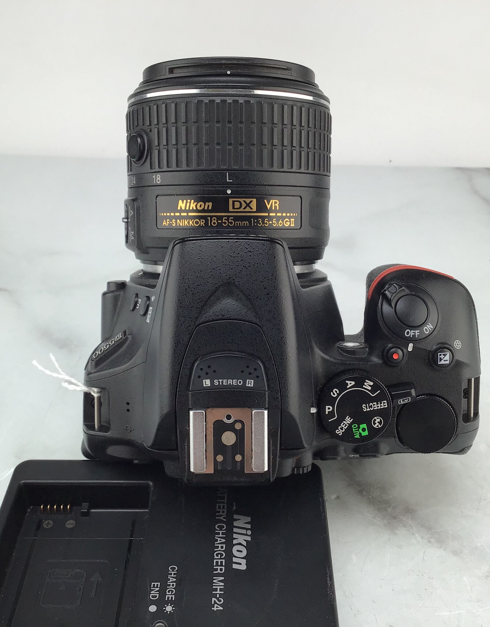 NIKON Nikon D5500 Camera w/ AF-S 18-55mm VR Used Good