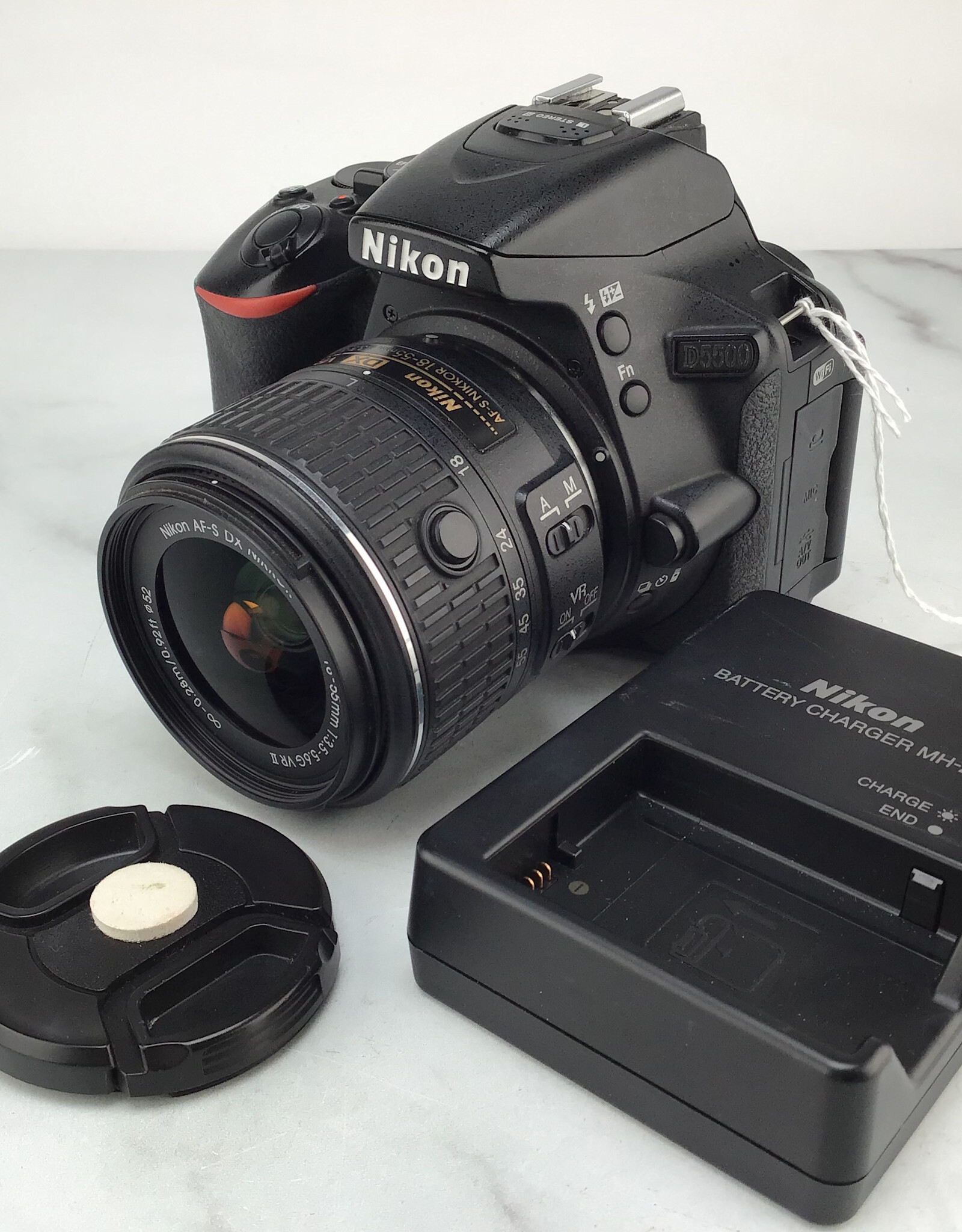 NIKON Nikon D5500 Camera w/ AF-S 18-55mm VR Used Good