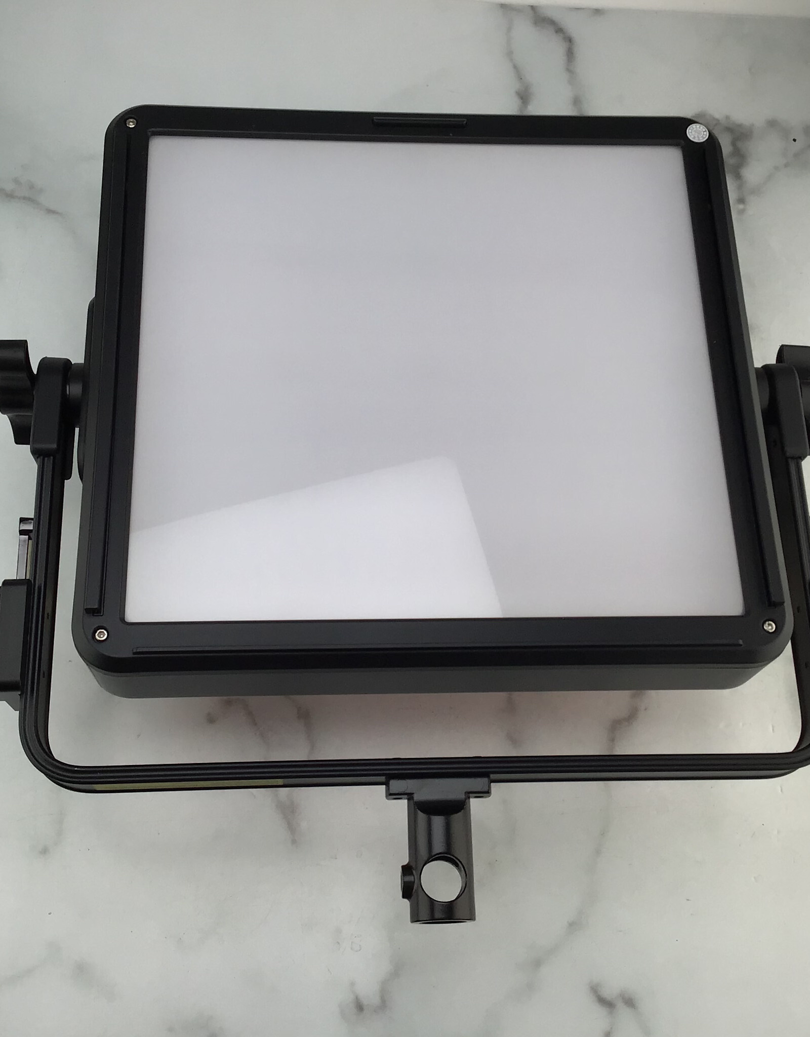 GVM GVM PRO-YU150R 150W RGB Studio LED Light w/ Case Used Good