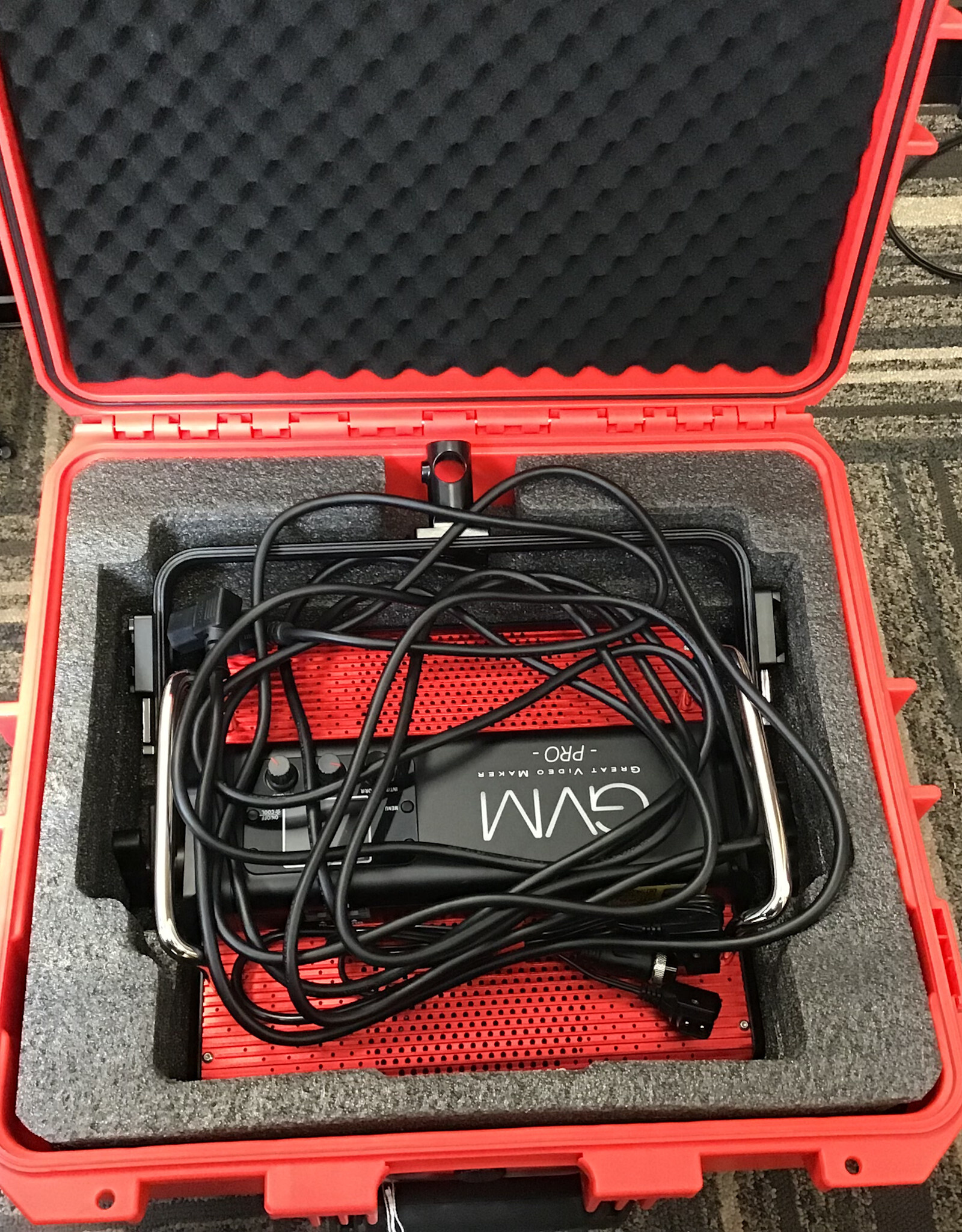 GVM GVM PRO-YU150R 150W RGB Studio LED Light w/ Case Used Good