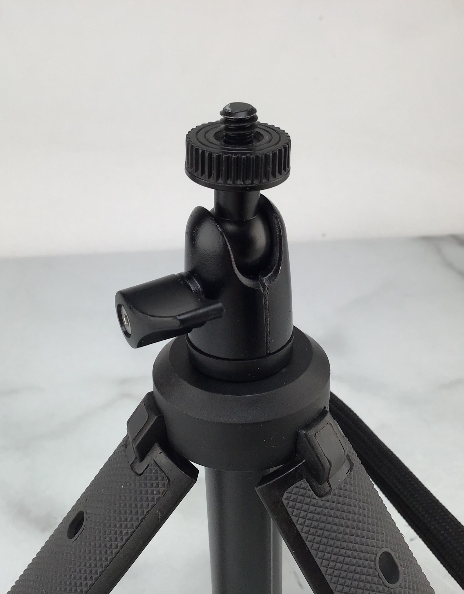 Table Top Telescoping Tripod Used Good