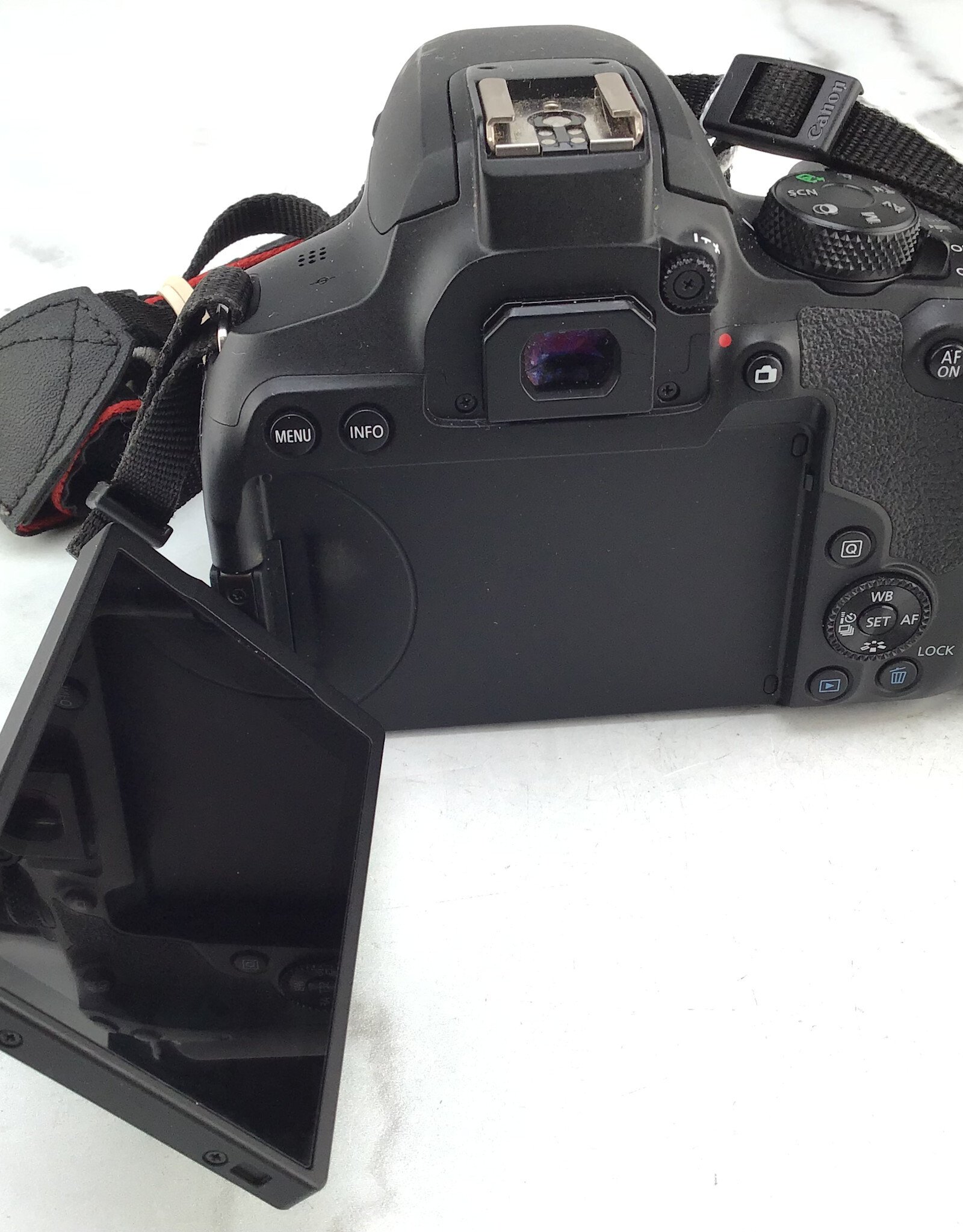 CANON Canon Rebel T8i Camera w/ 18-55mm IS Used Good