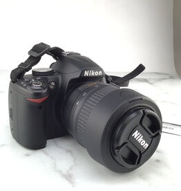 NIKON Nikon D3000 Camera w/ 18-55mm VR Used Good