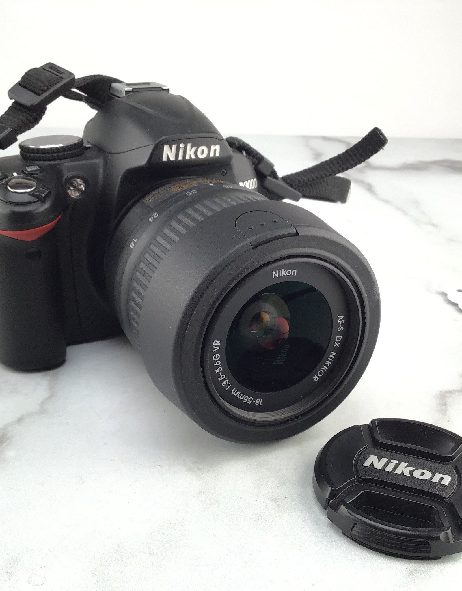 NIKON Nikon D3000 Camera w/ 18-55mm VR Used Good