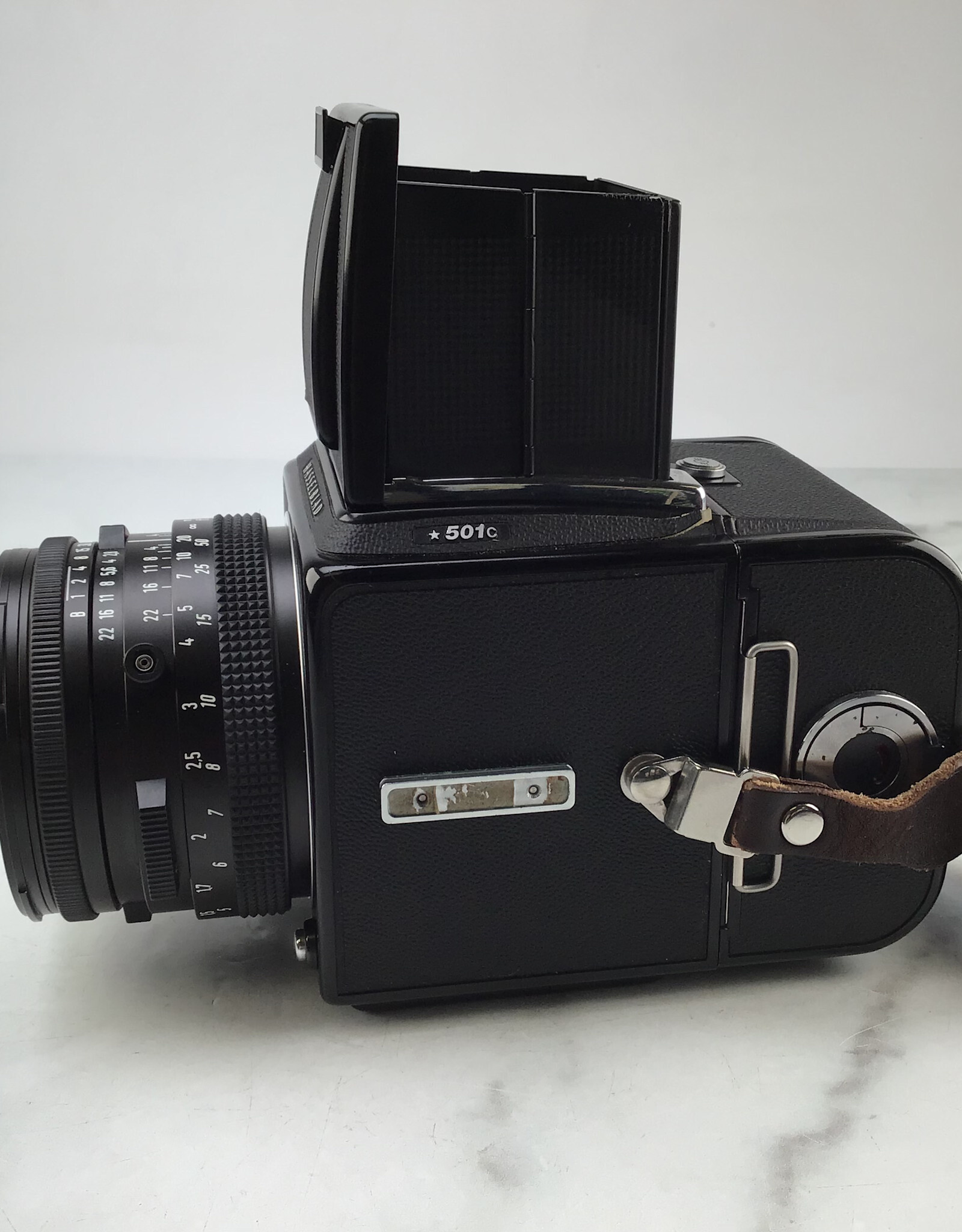 Hasselblad Hasselblad 501C Camera w/ 80mm f2.8 C, A12, Waistlevel Used Good