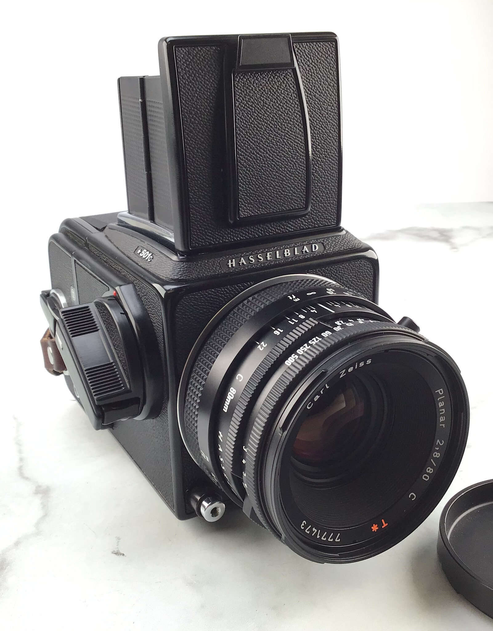 Hasselblad Hasselblad 501C Camera w/ 80mm f2.8 C, A12, Waistlevel Used Good