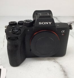 SONY Sony A7R IV Camera Body Shutter Count 196040 Used Good