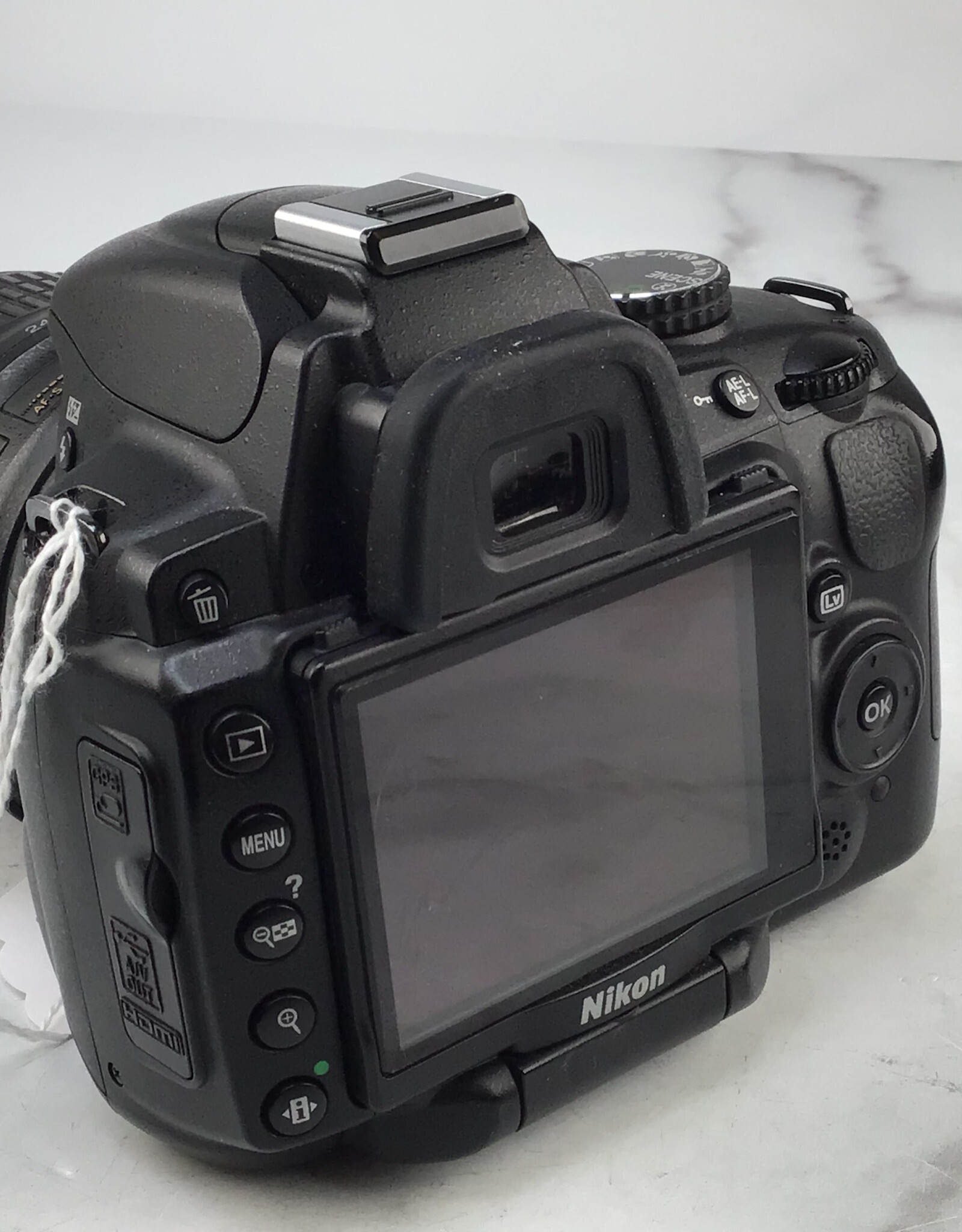 NIKON Nikon D5000 Camera w/ 18-55mm Used Good