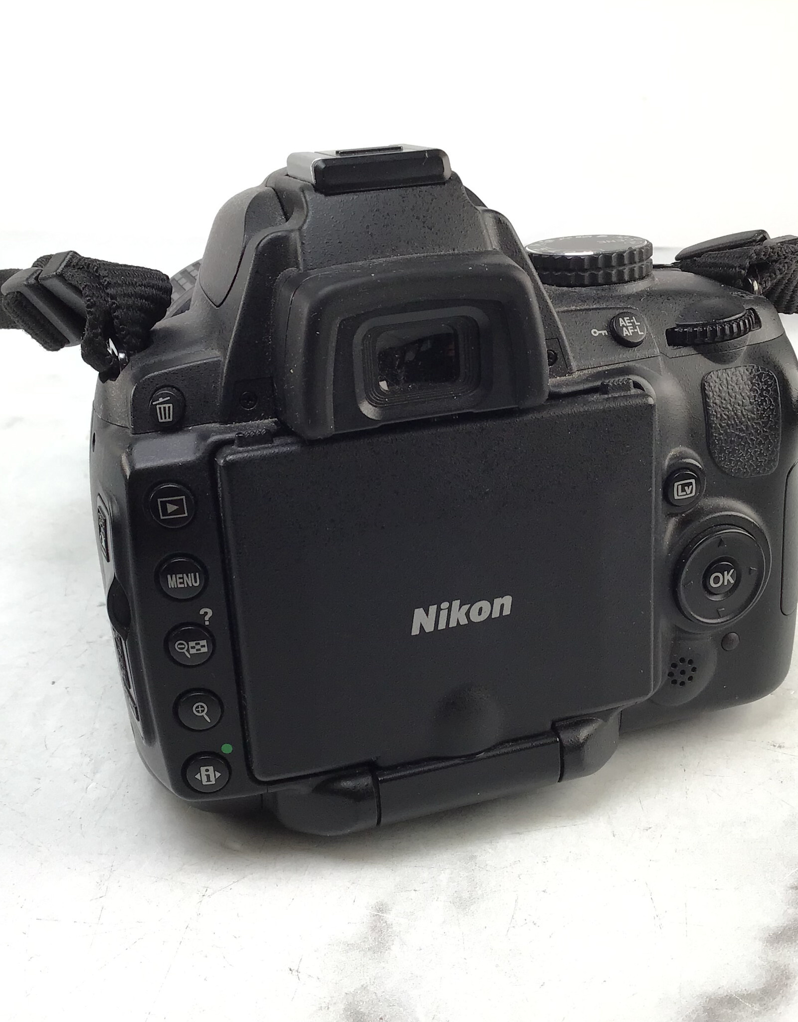 NIKON Nikon D5000 Camera w/ 18-55mm Used Good