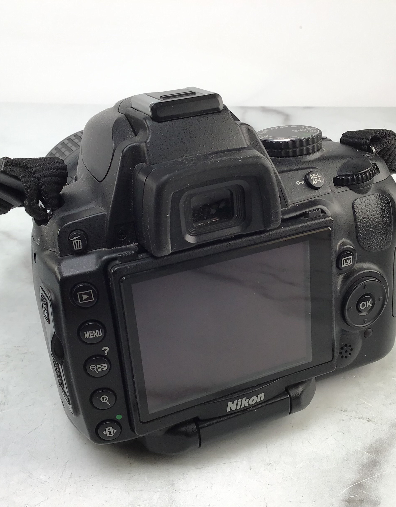 NIKON Nikon D5000 Camera w/ 18-55mm Used Good