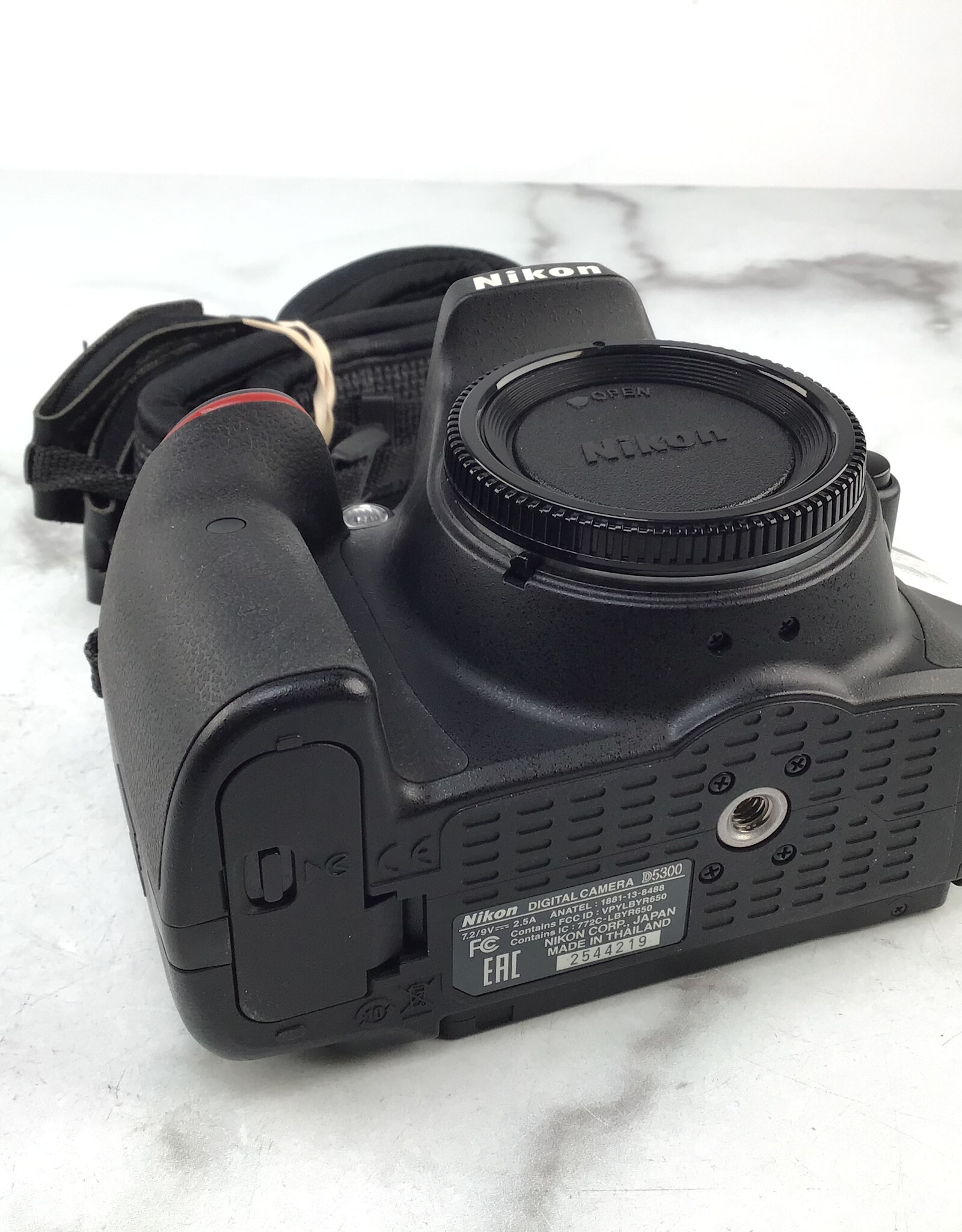 NIKON Nikon D5300 Camera Body Shutter Count 5750 Used Good