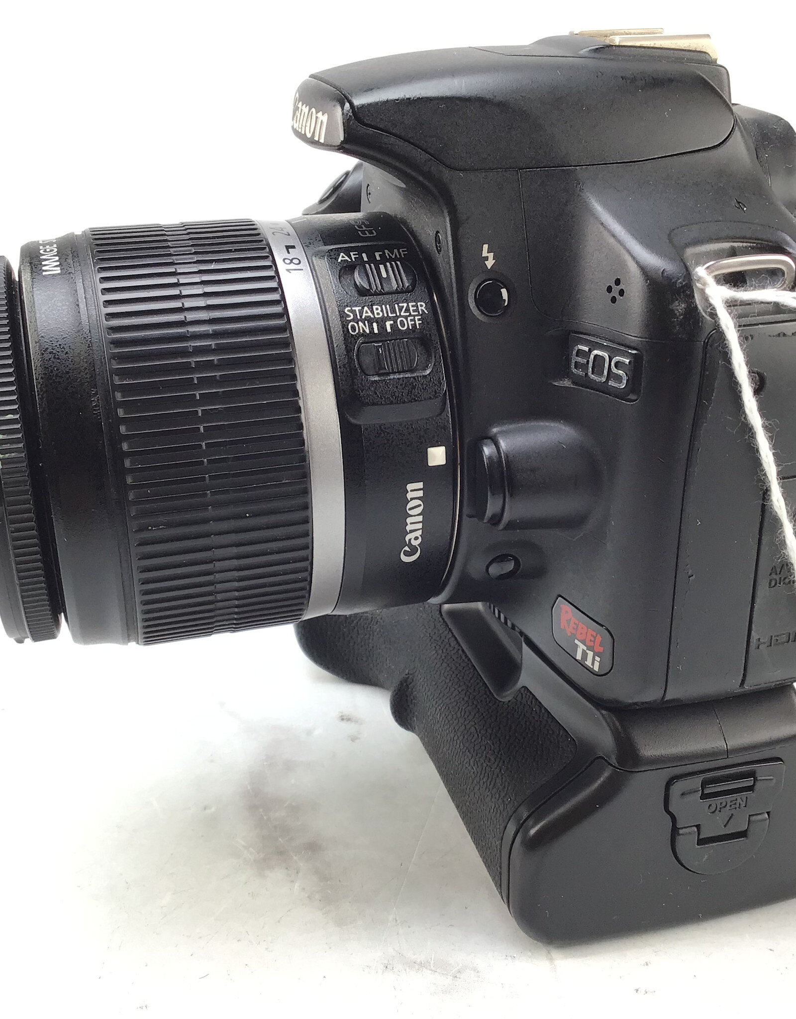 CANON Canon Rebel T1i Camera w/ Neewer Grip, 18-55mm Used Fair