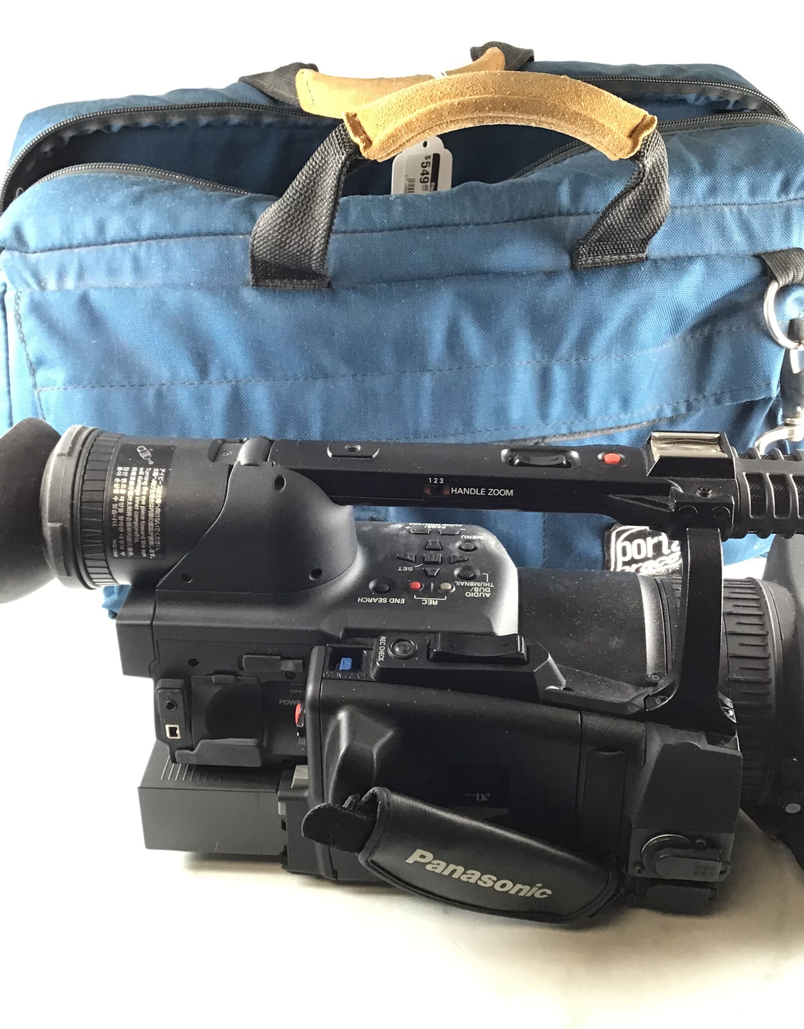 PANASONIC Panasonic AG-HVX205A Camcorder Outfit 23 Hours Used Good