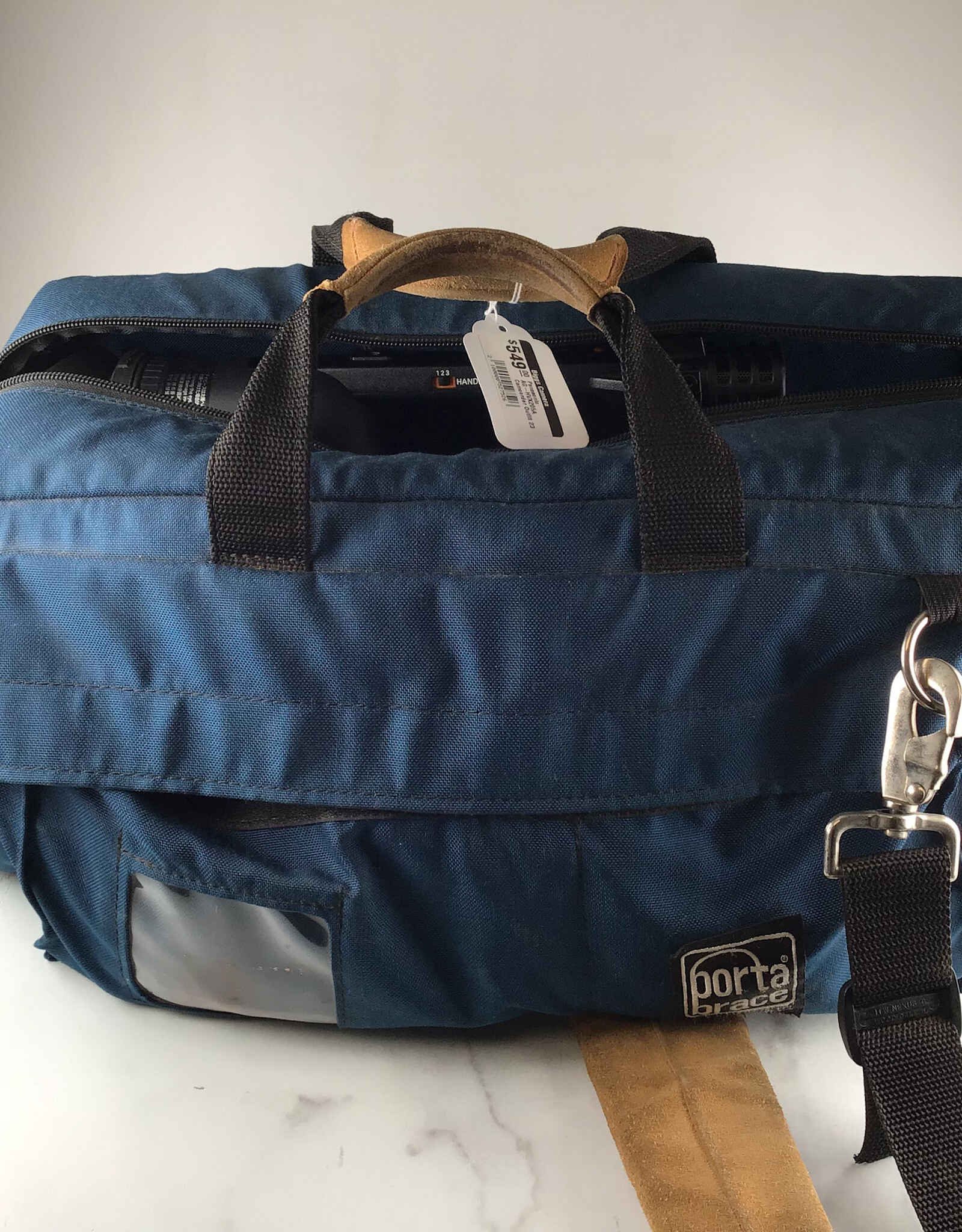 PANASONIC Panasonic AG-HVX205A Camcorder Outfit 23 Hours Used Good