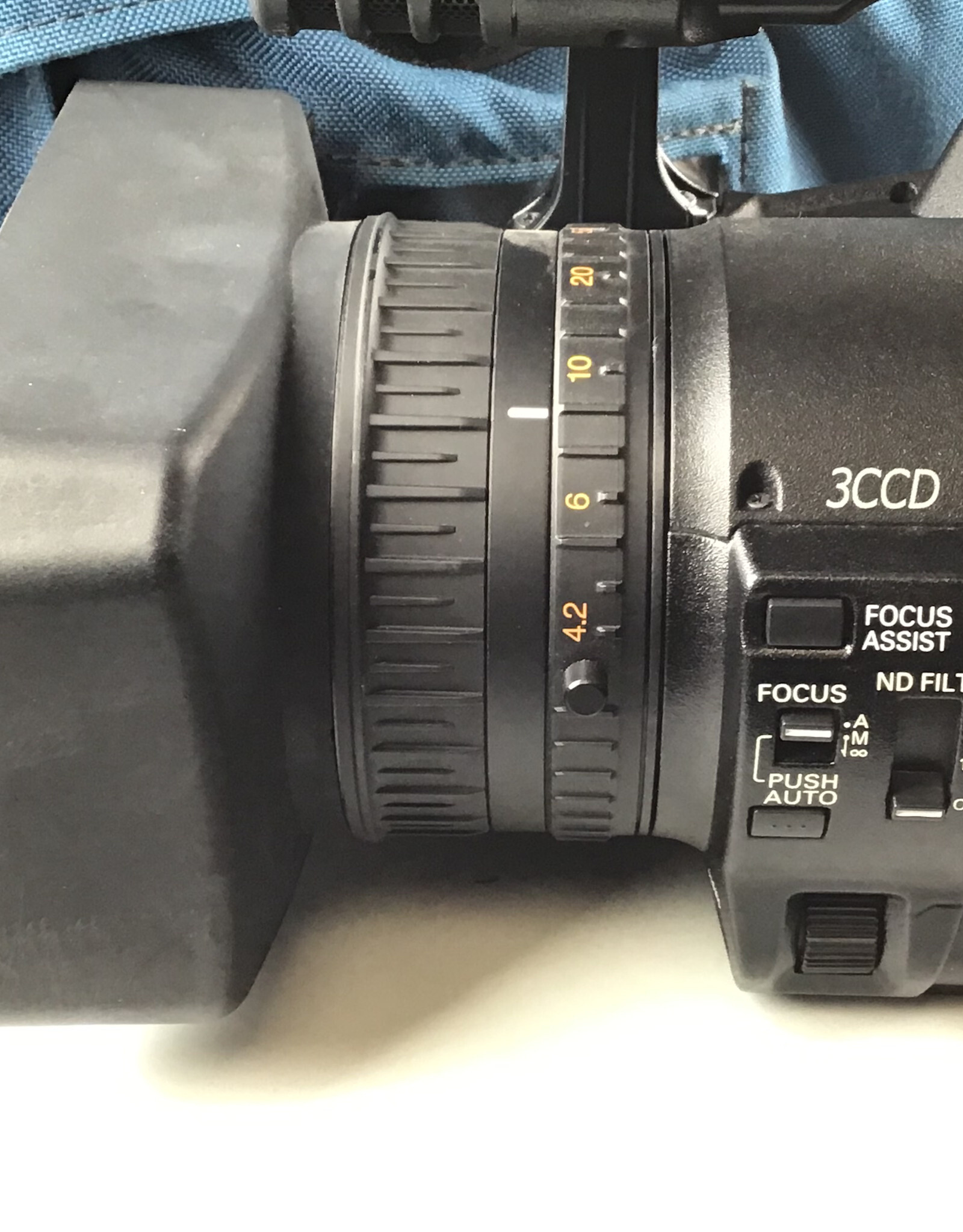 PANASONIC Panasonic AG-HVX205A Camcorder Outfit 23 Hours Used Good