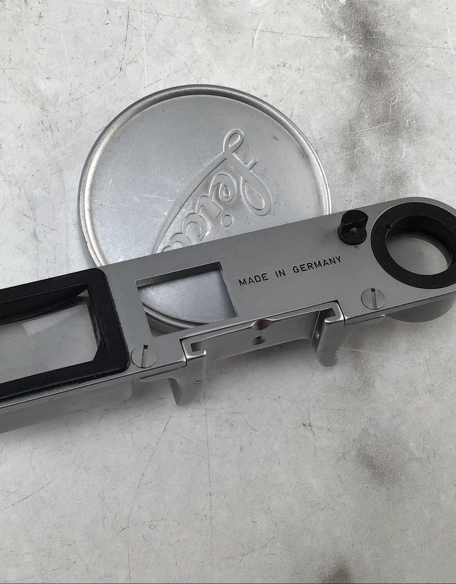 Leica Leica Summicron M 50mm f2 Dual Range Lens w/ Eyes, Case Used Good