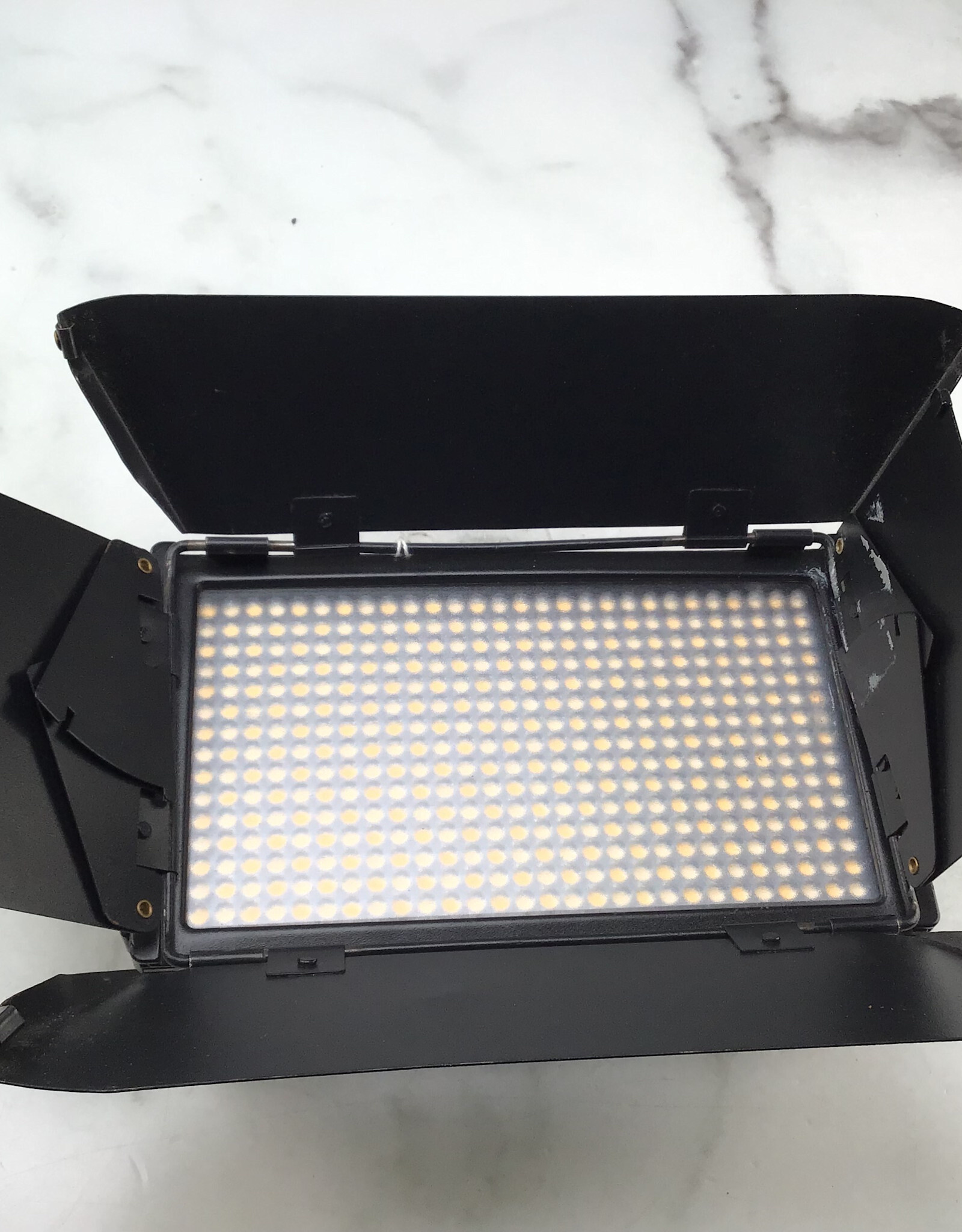 Ikan Ikan MB4 Portable LED Light Used BGN