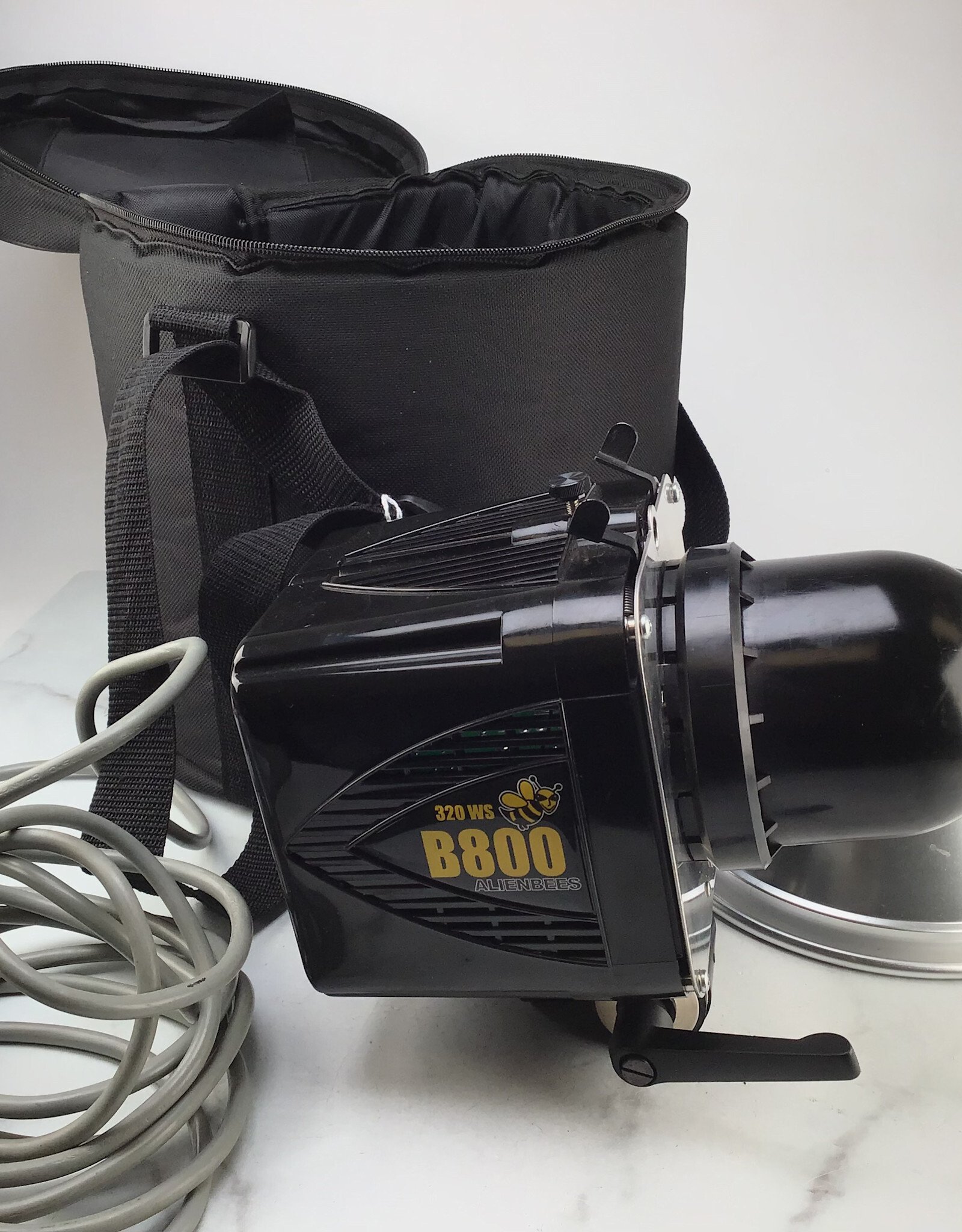 Alien Bees Alien Bees B800 Flash Black Used Good