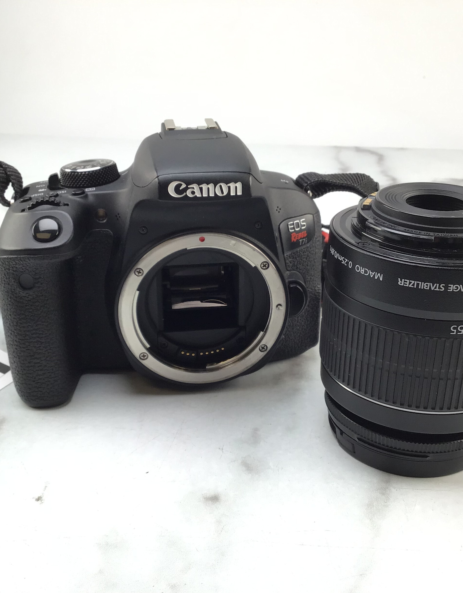 CANON Canon Rebel T7i Camera w/ 18-55mm IS II Used Good