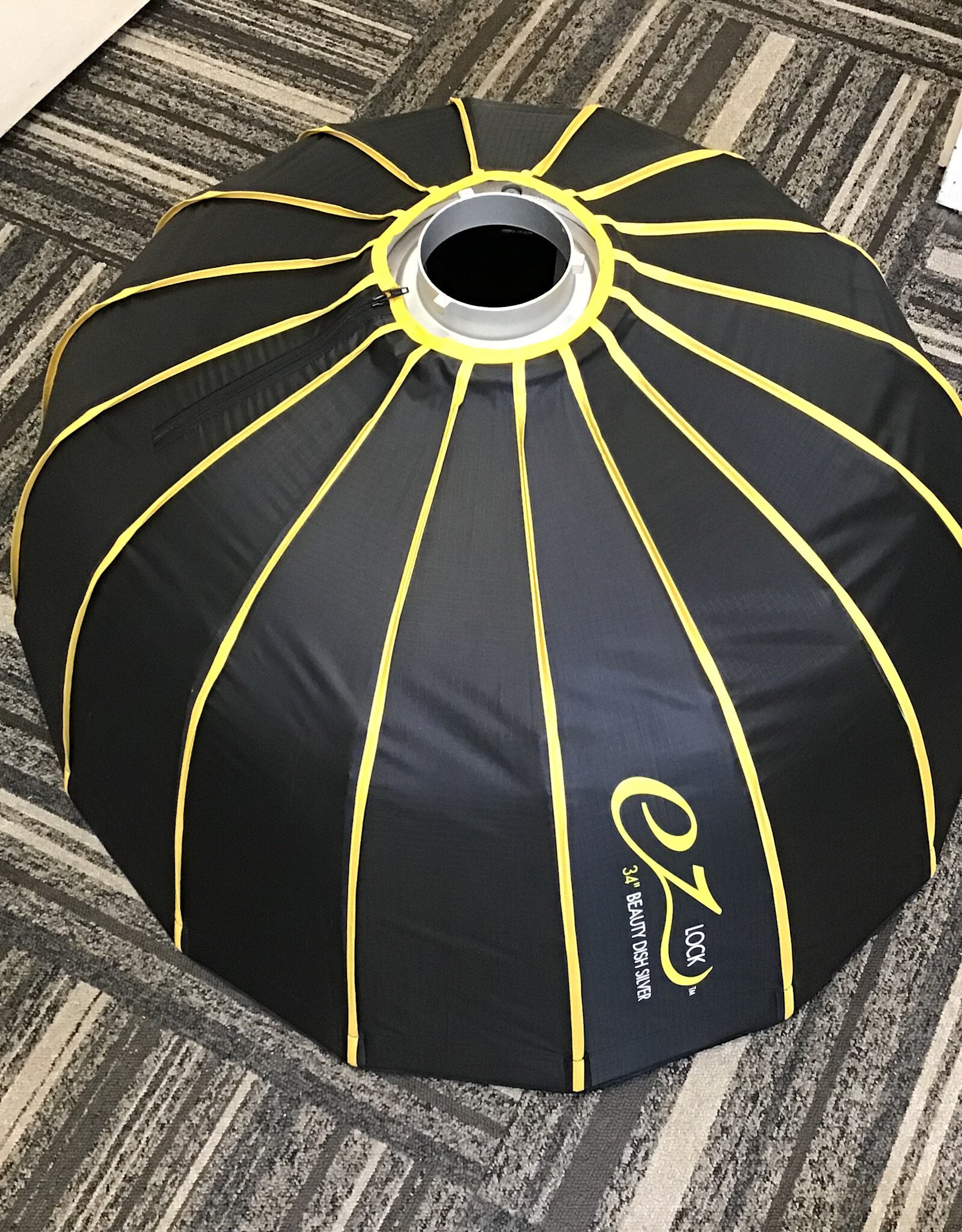 Glow Glow EZ Lock 34" Beauty Dish Collapsible Bowens Mount Used Good