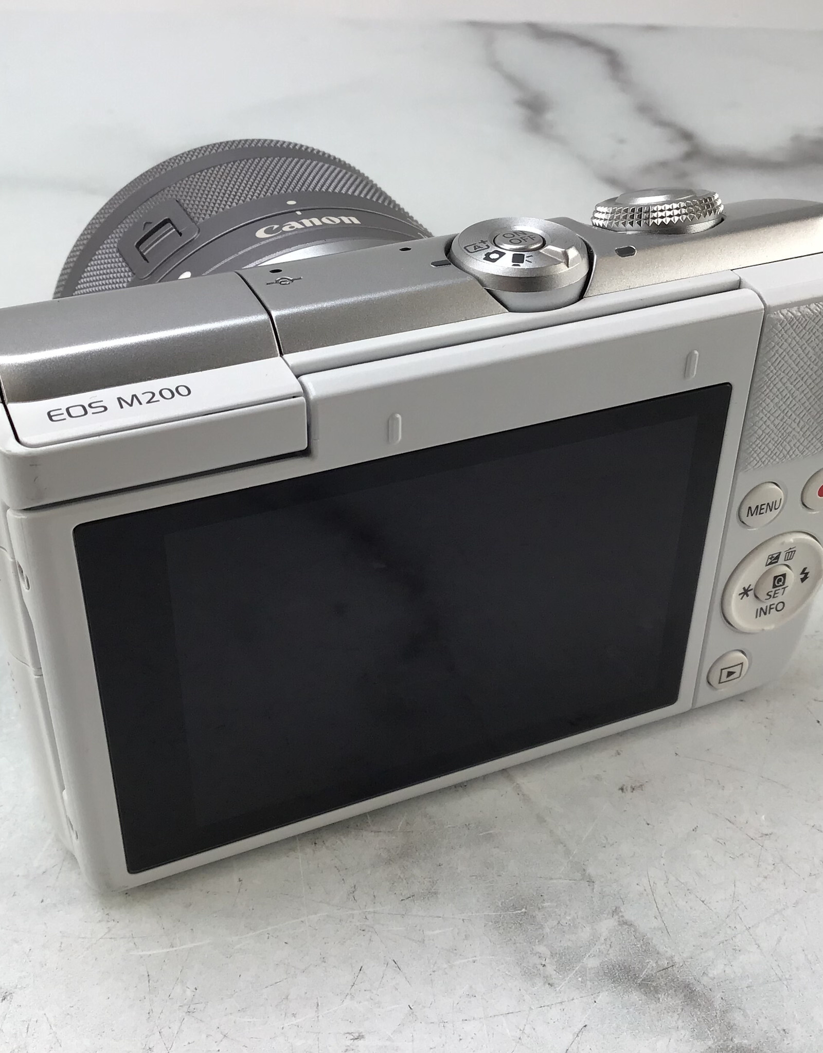 CANON Canon EOS M200 Camera White w/ 15-45mm No ChargerUsed Good