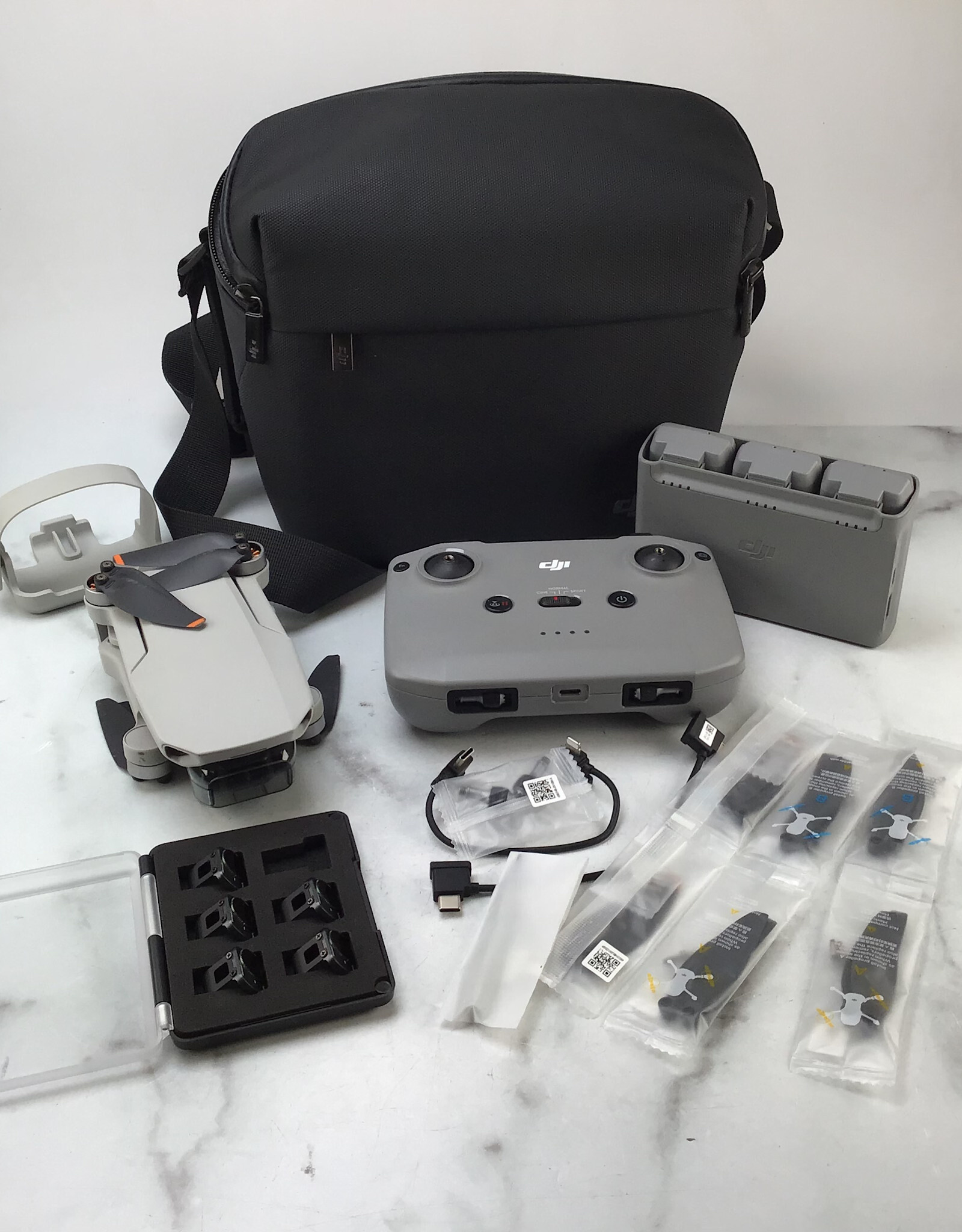 DJI DJI Mini 2 Flymore Combo in Box Used Good