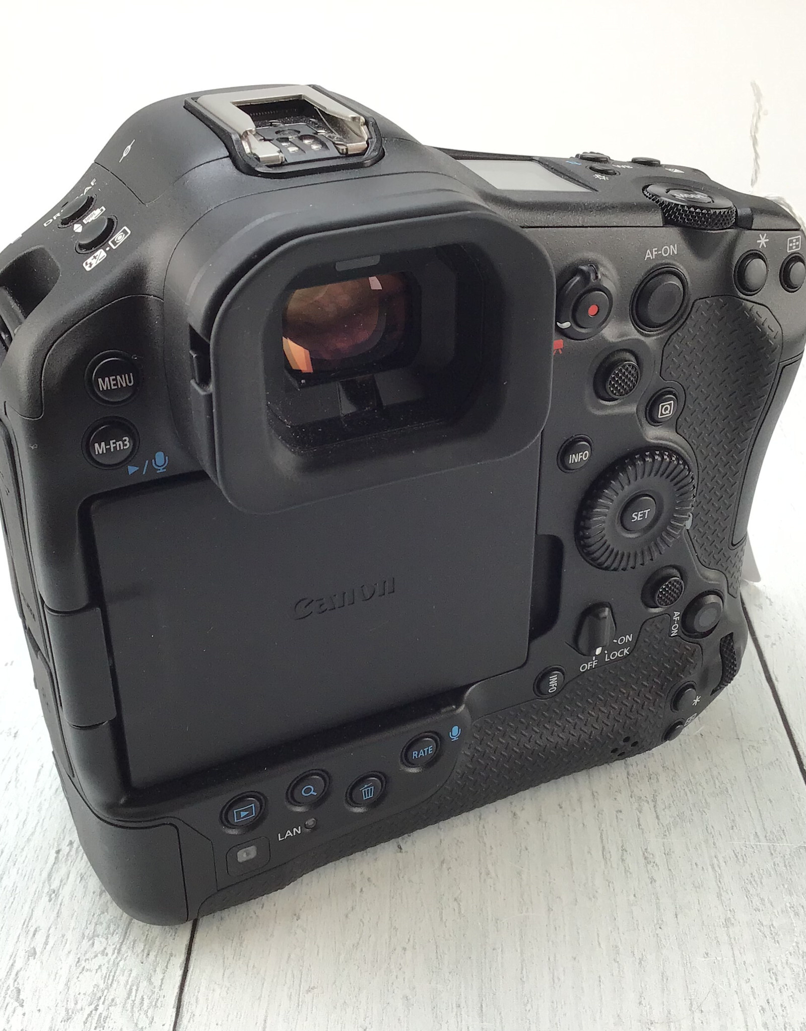 CANON Canon R1 Camera Body Shutter Count 4000 No Charger Used Good