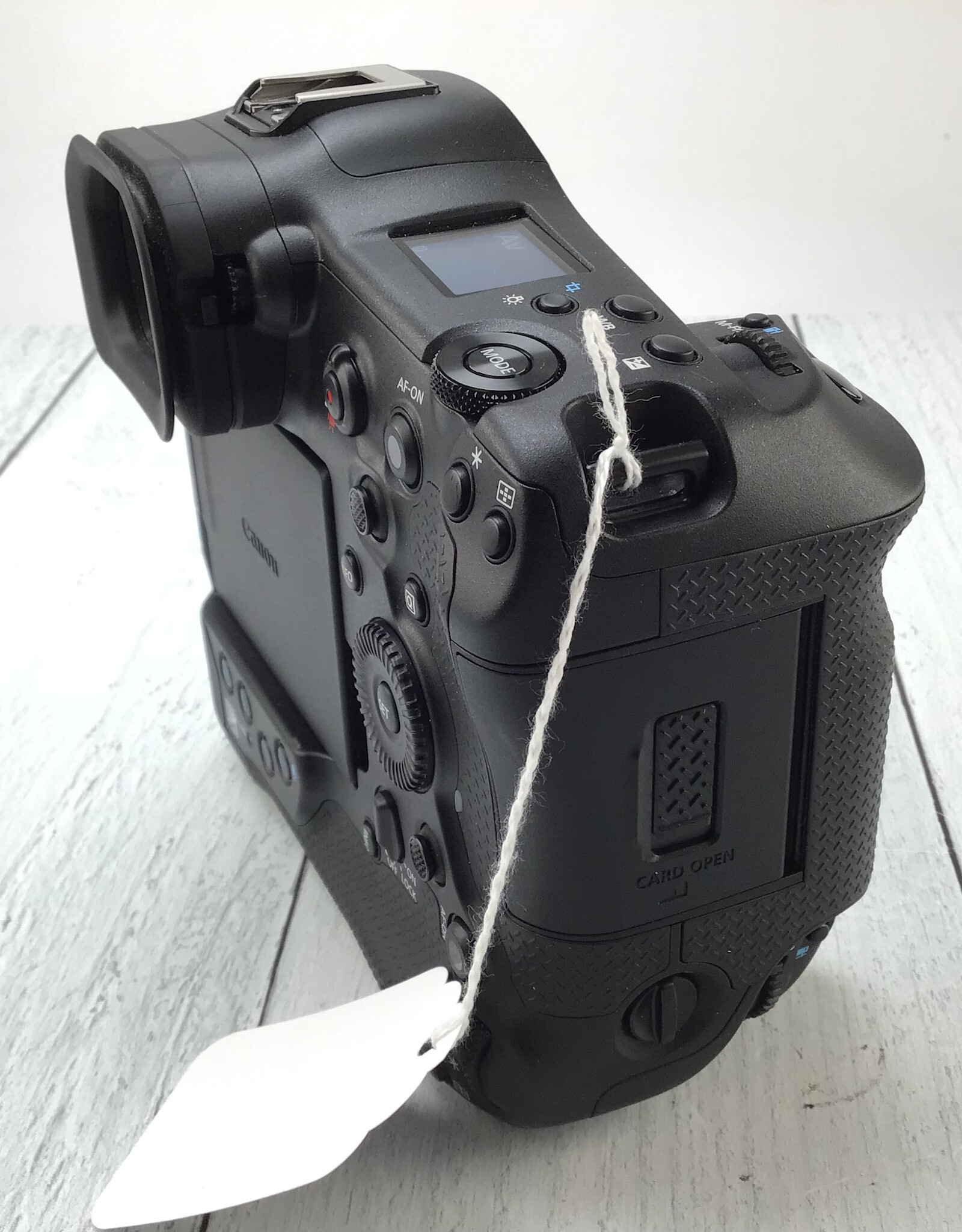 CANON Canon R1 Camera Body Shutter Count 4000 No Charger Used Good