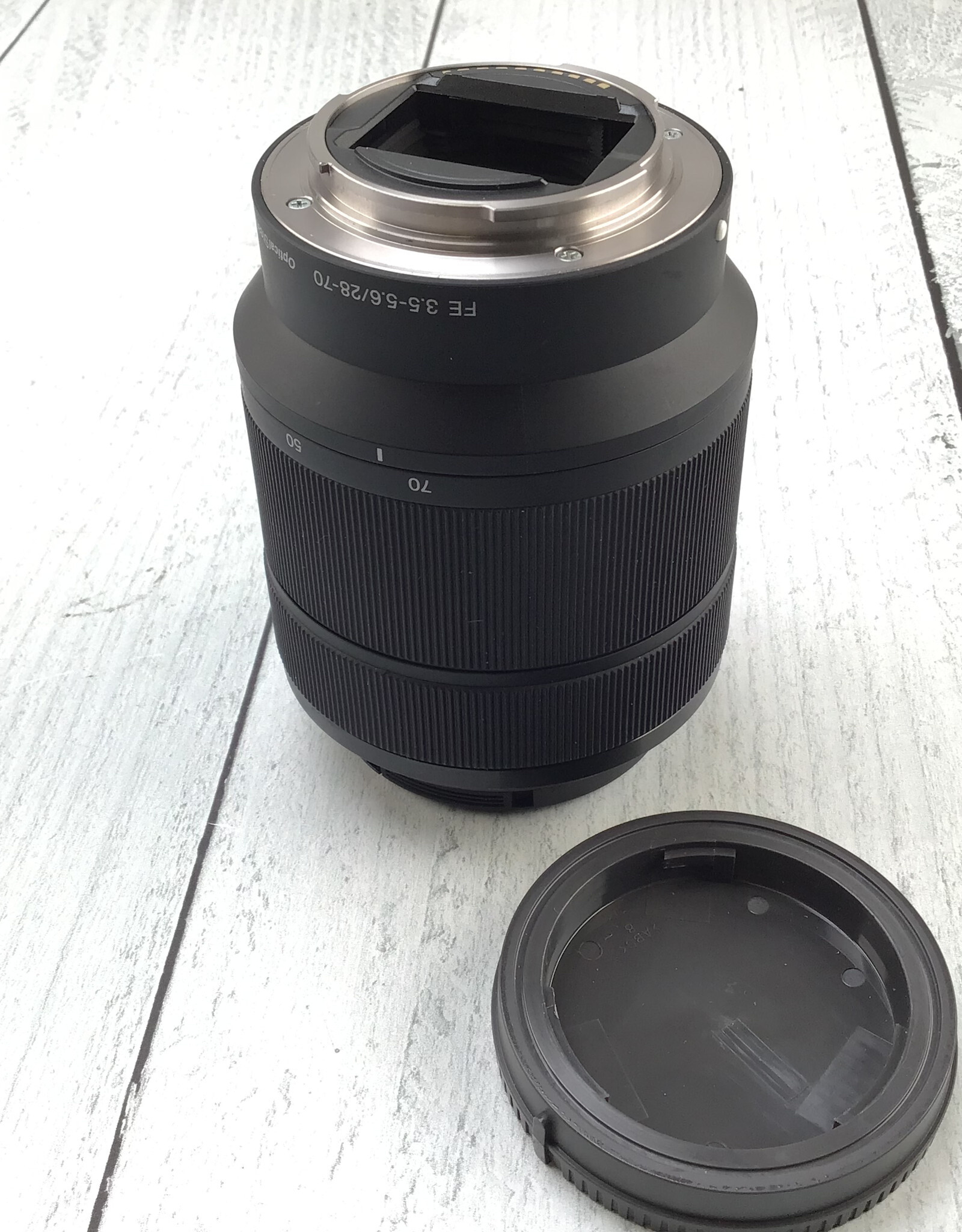 SONY Sony FE 28-70mm f.5-5.6 OSS Lens Used Good