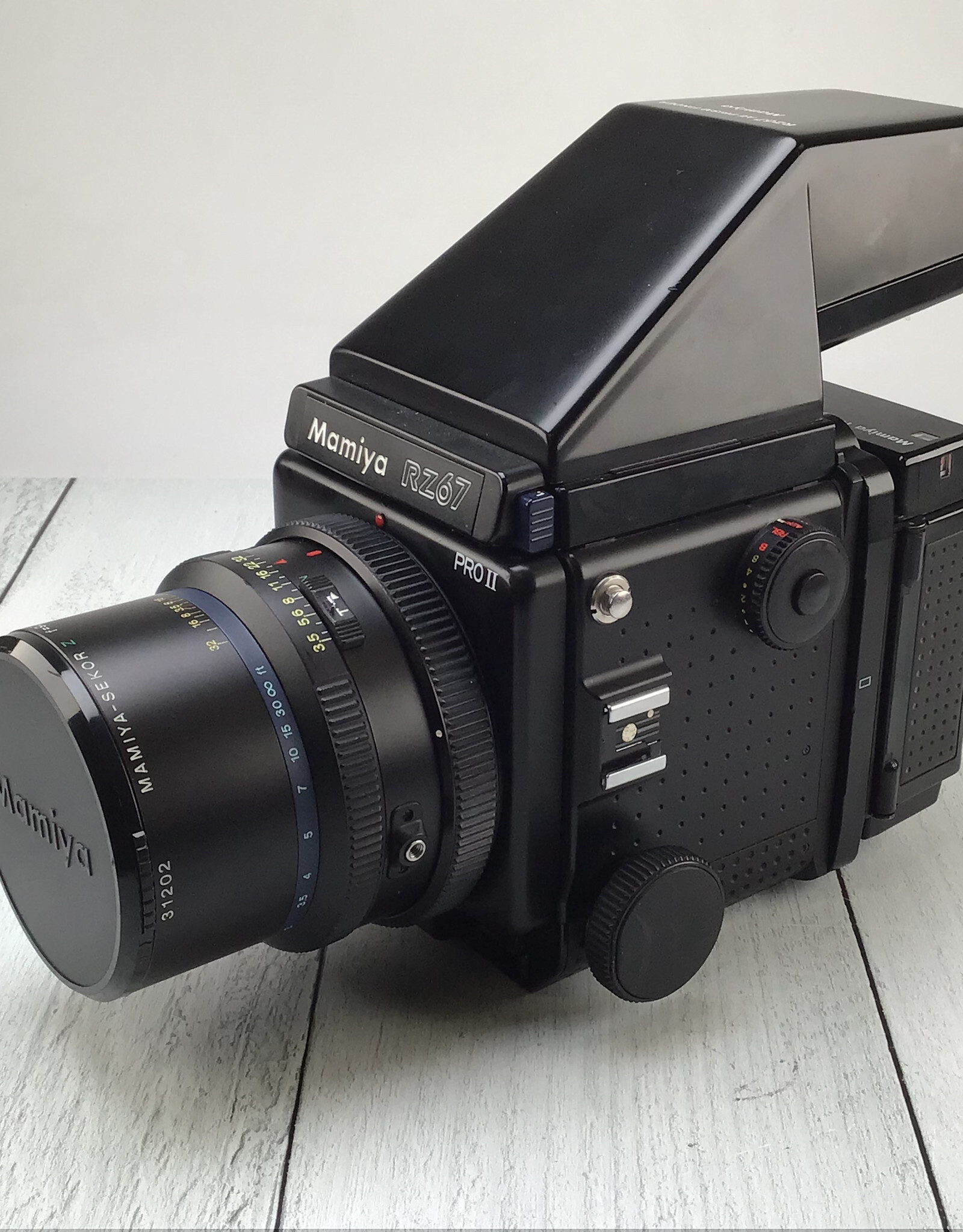 MAMIYA Mamiya RZ67 Pro II Camera w/ Finder, 120 Back, 90mm Used Fair