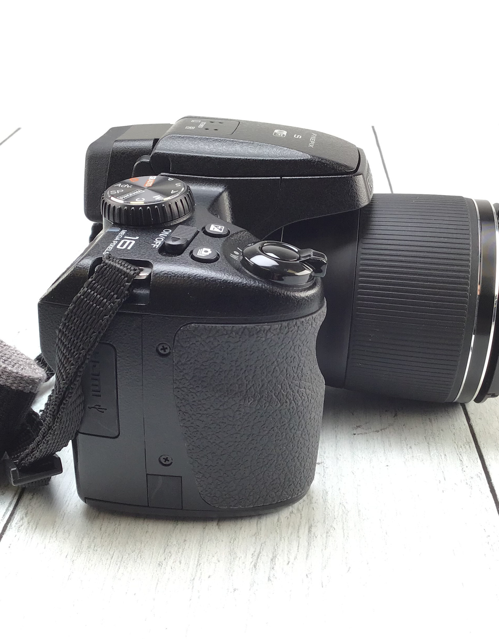 FUJI Fuji Finepix S9900W Digital Camera Used Good