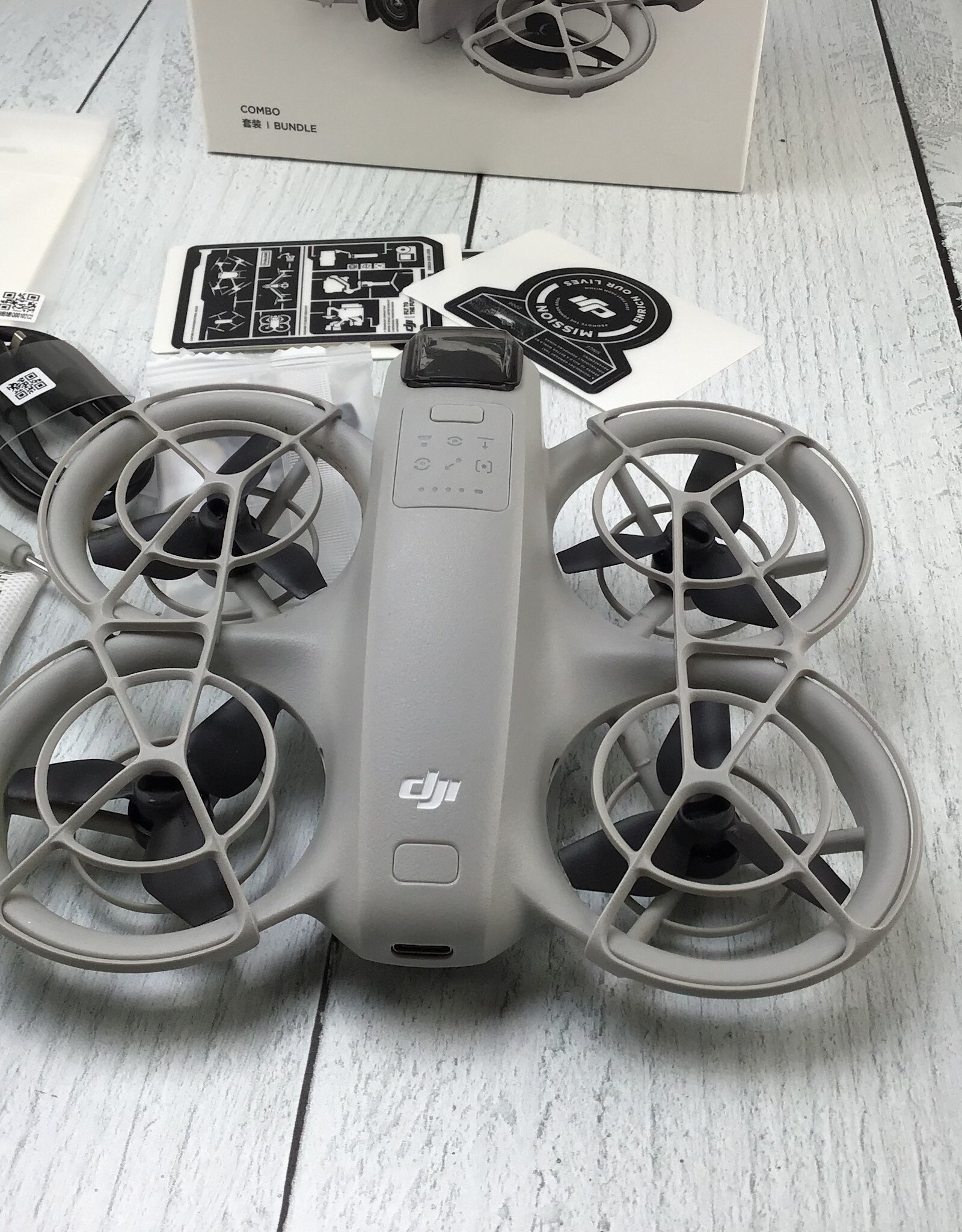 DJI DJI NEO Drone  Combo Bundle in Box Used EX