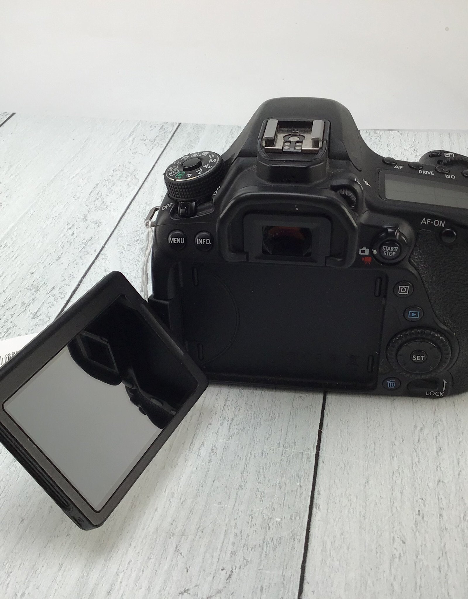 CANON Canon EOS 80D Camera Body No Charger Used Good
