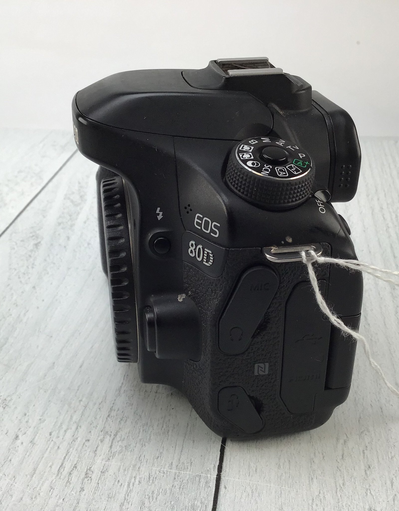 CANON Canon EOS 80D Camera Body No Charger Used Good