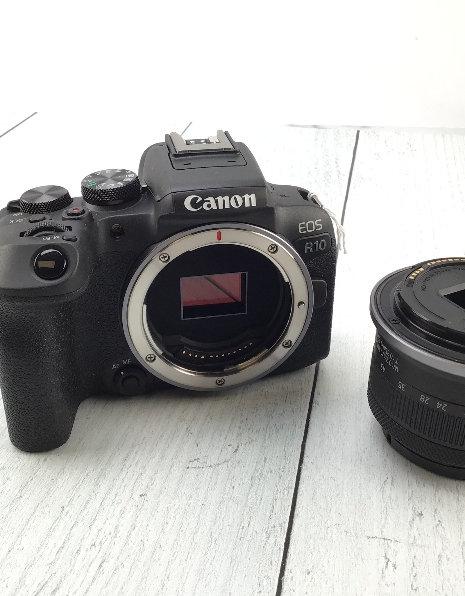 CANON Canon EOS R10 Camera w/ 18-45mm Used Good