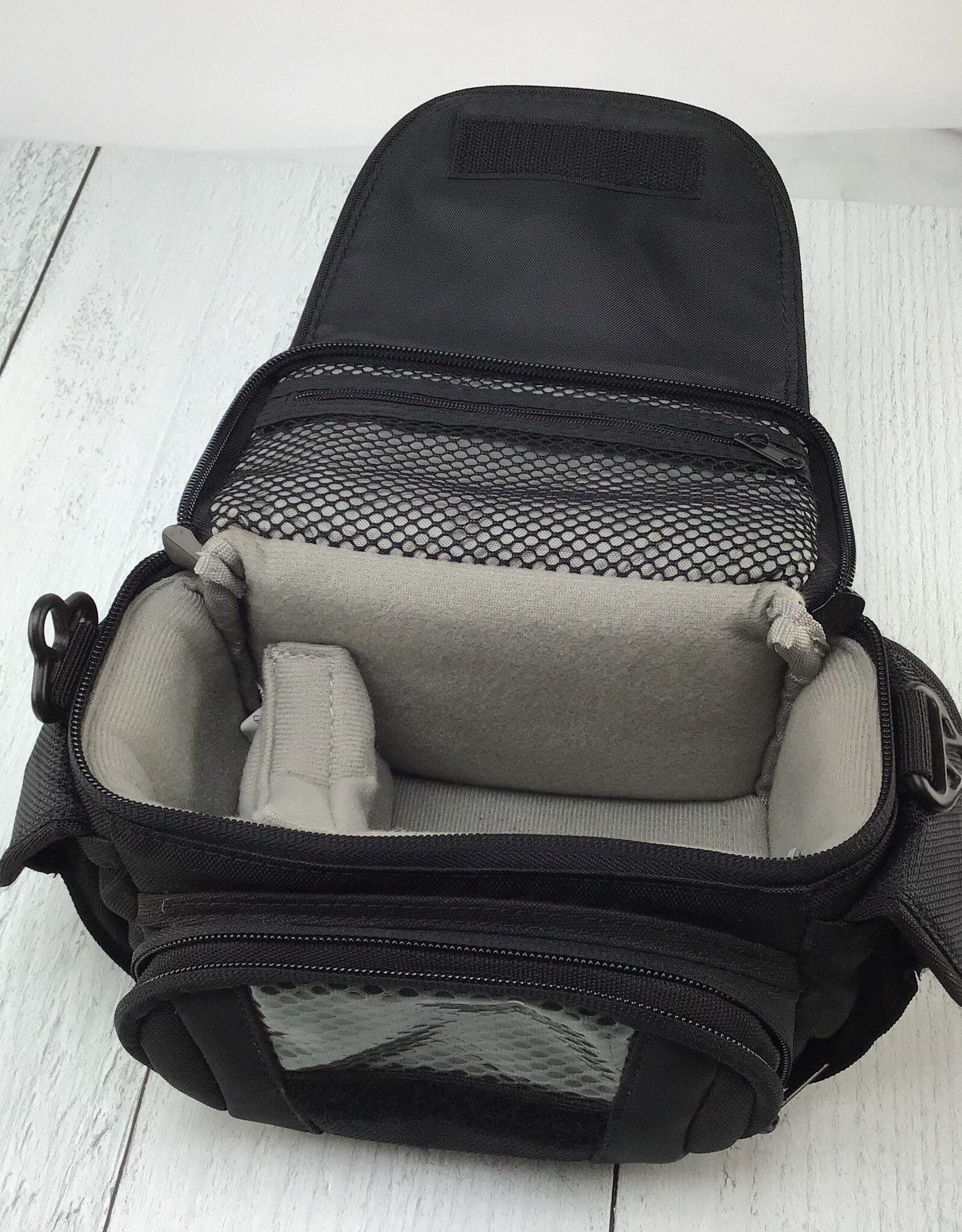 LOWEPRO Lowepro Edit 100 Camera Bag Used Good