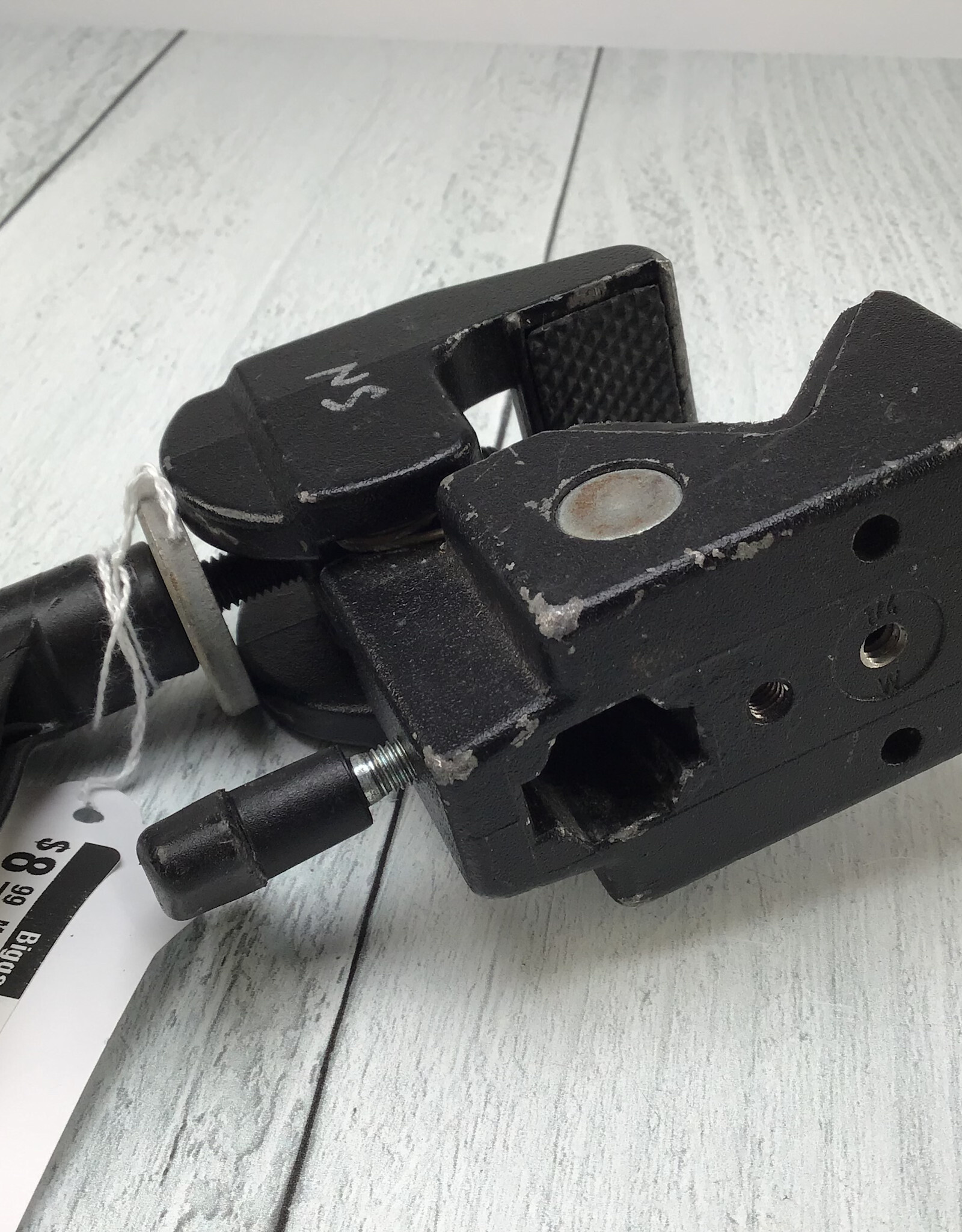 MANFROTTO Manfrotto Super Clamp No Stud Used Fair