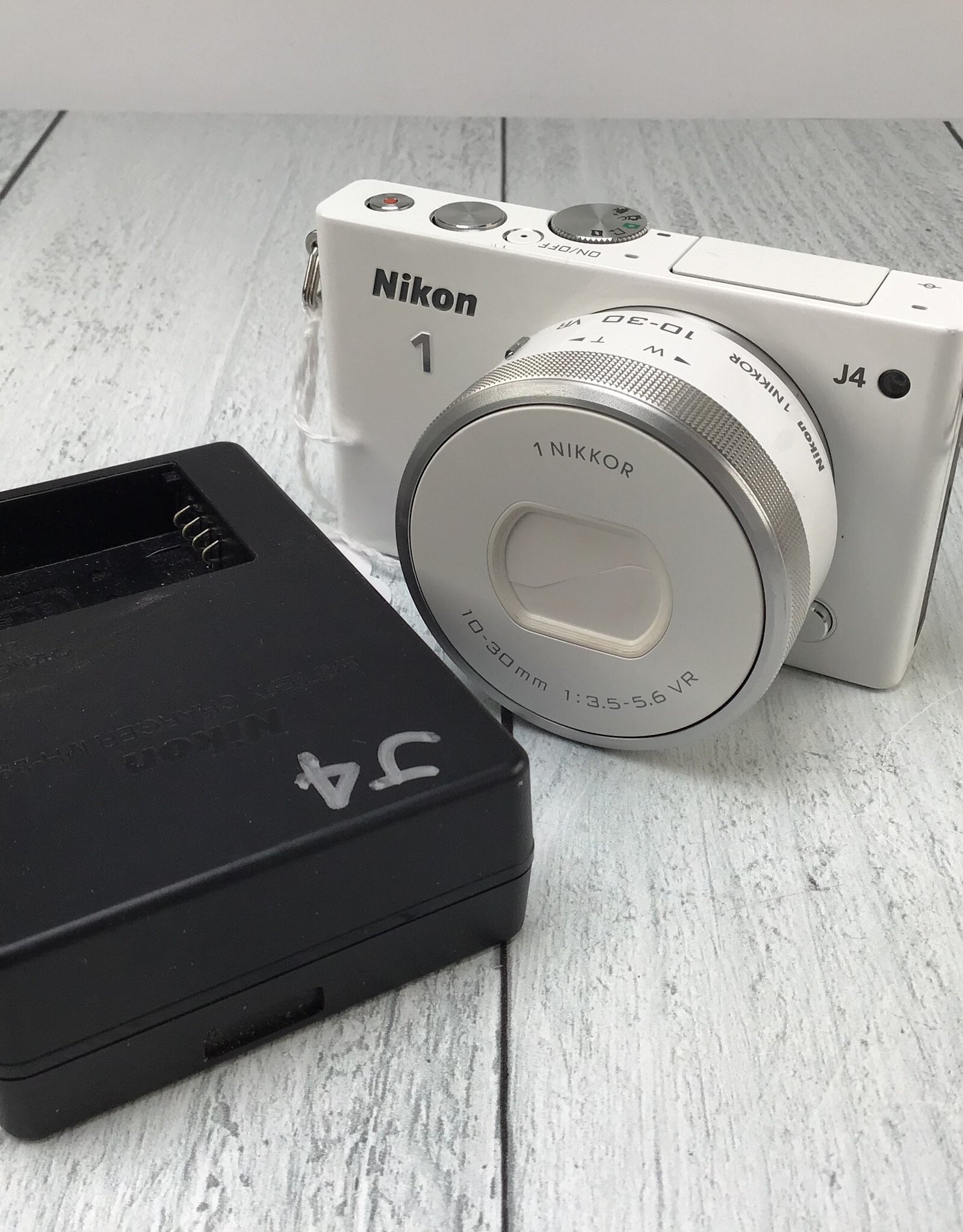 NIKON Nikon 1 J4 Camera w/ 10-30mm Used Good