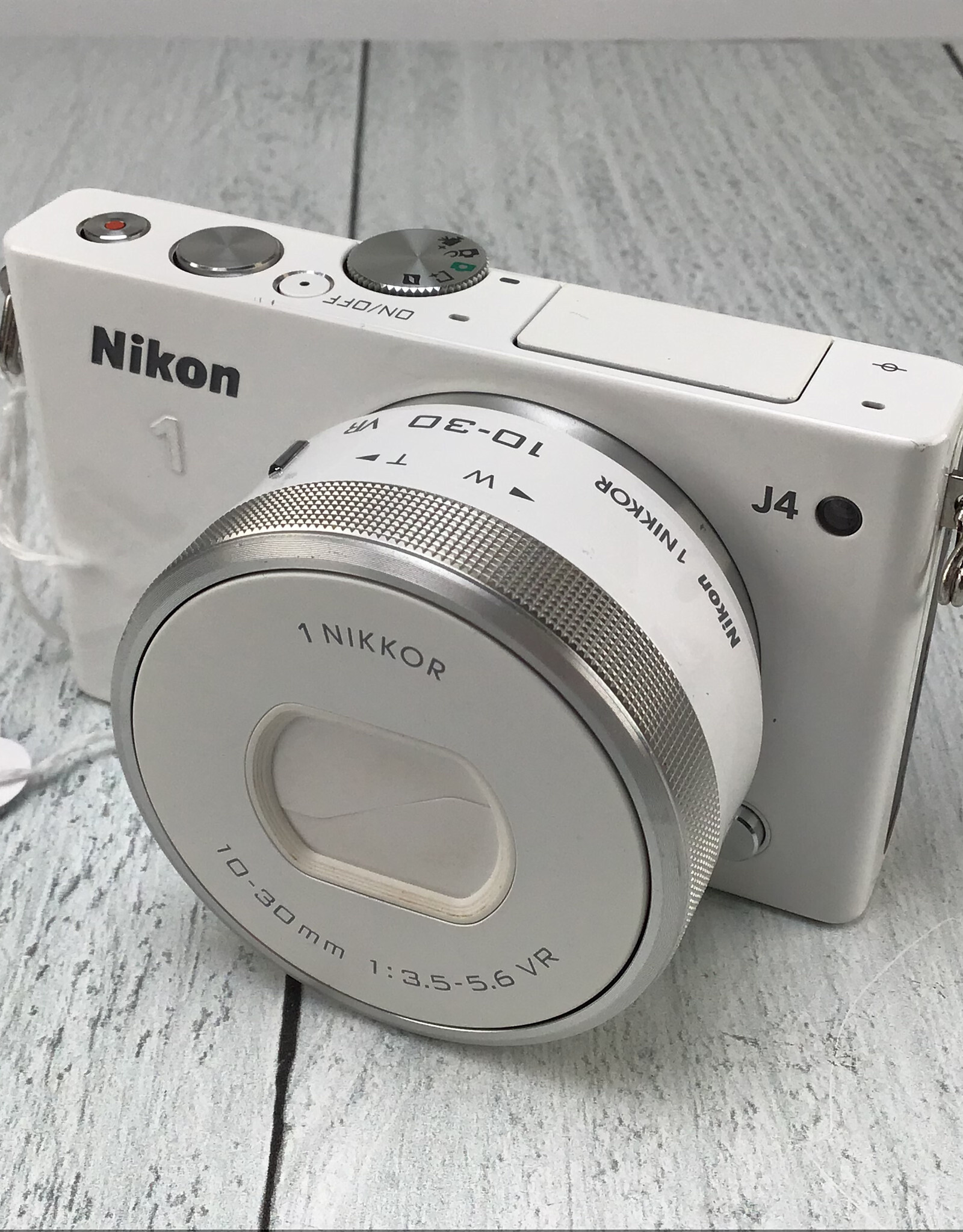 NIKON Nikon 1 J4 Camera w/ 10-30mm Used Good