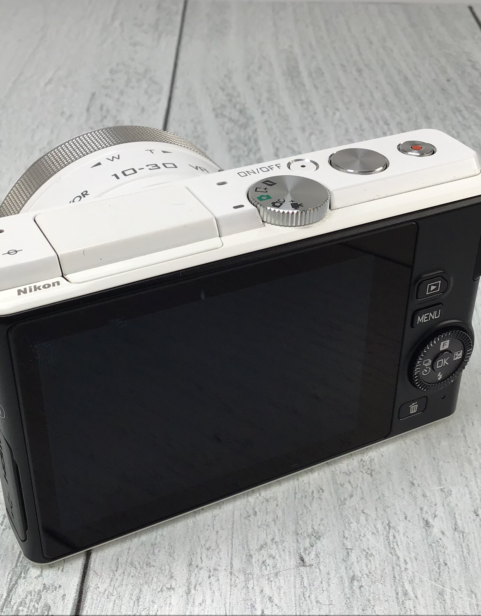 NIKON Nikon 1 J4 Camera w/ 10-30mm Used Good